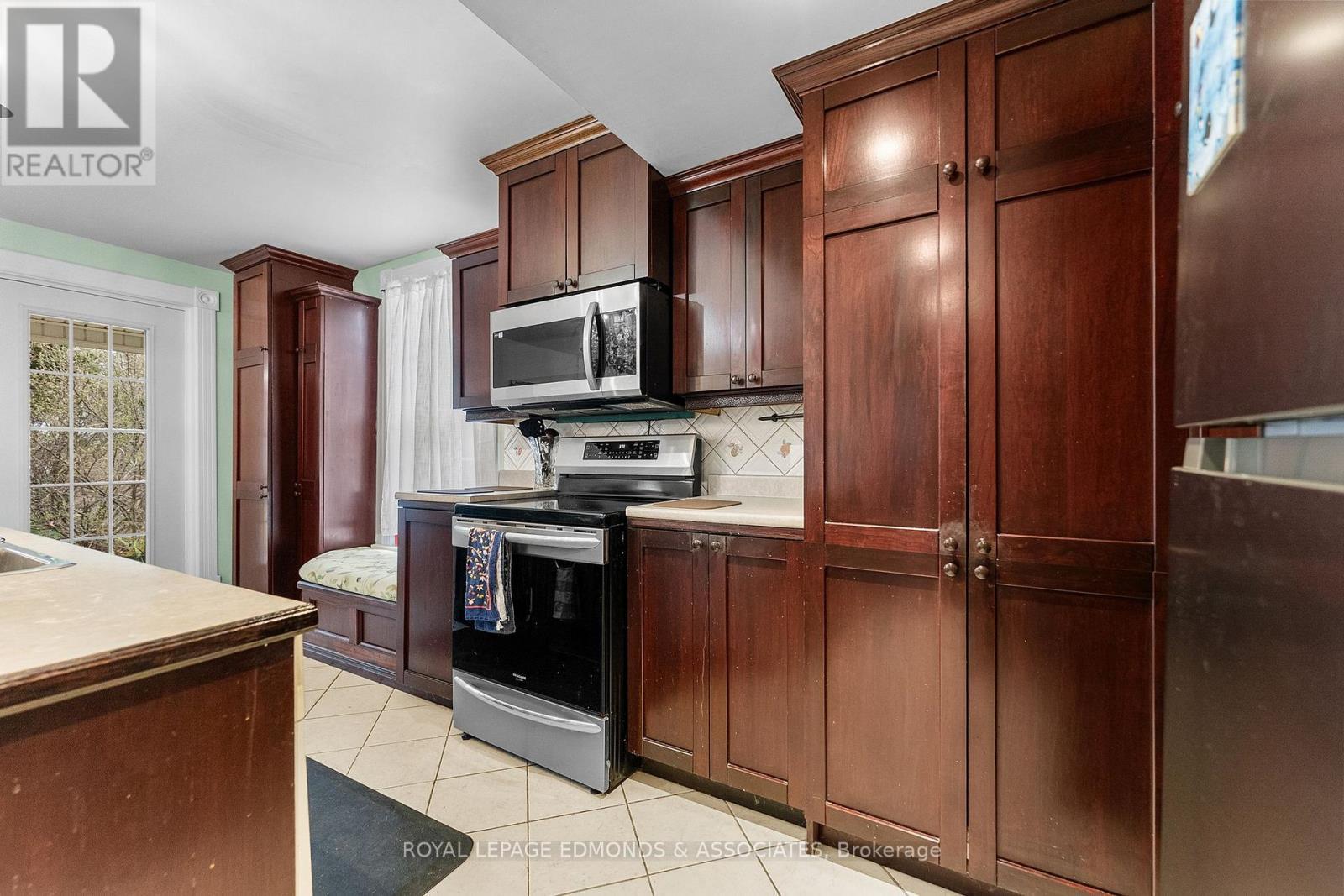 












146 MARY STREET

,
Pembroke,




Ontario
K8A5V6

