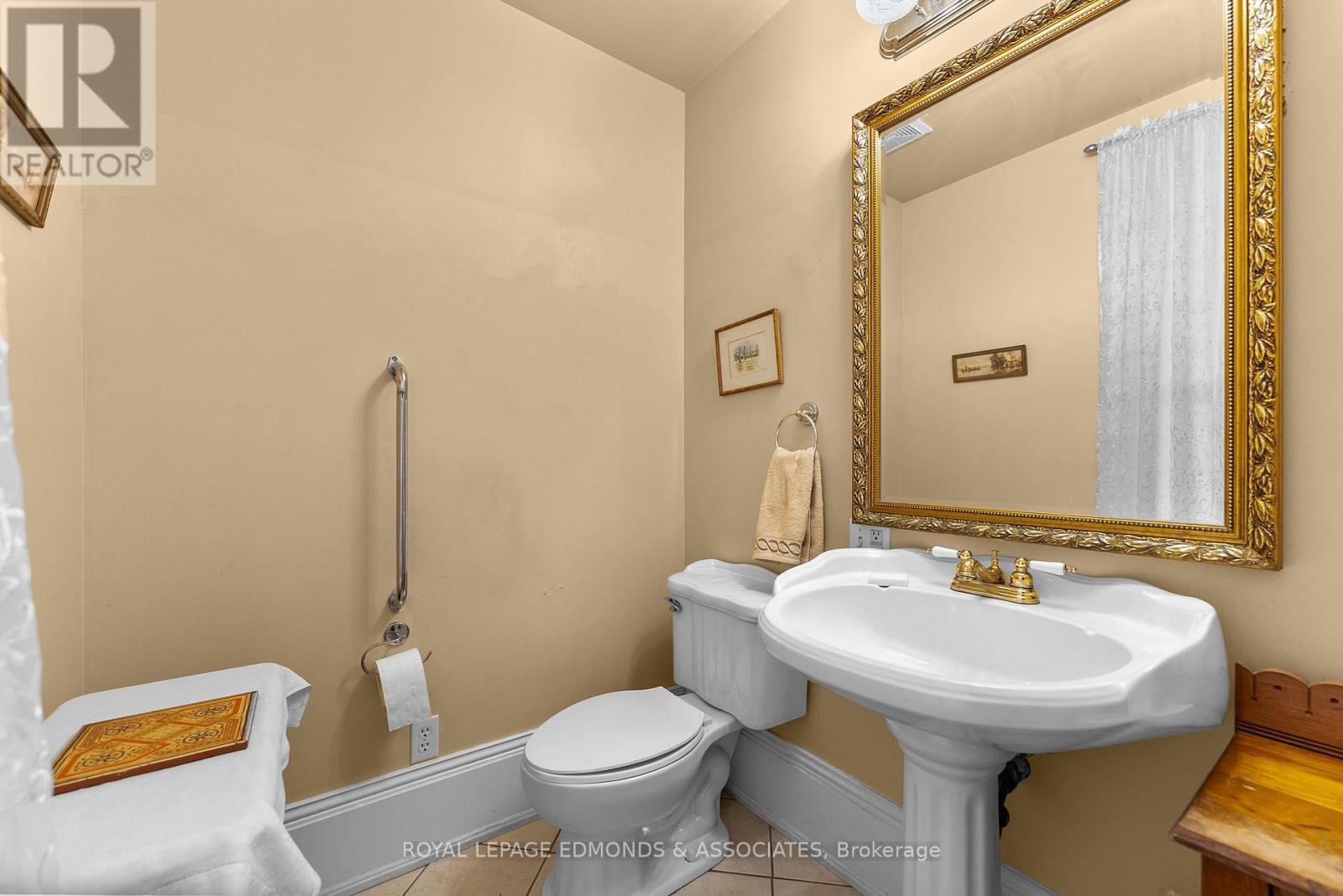 












146 MARY STREET

,
Pembroke,




Ontario
K8A5V6

