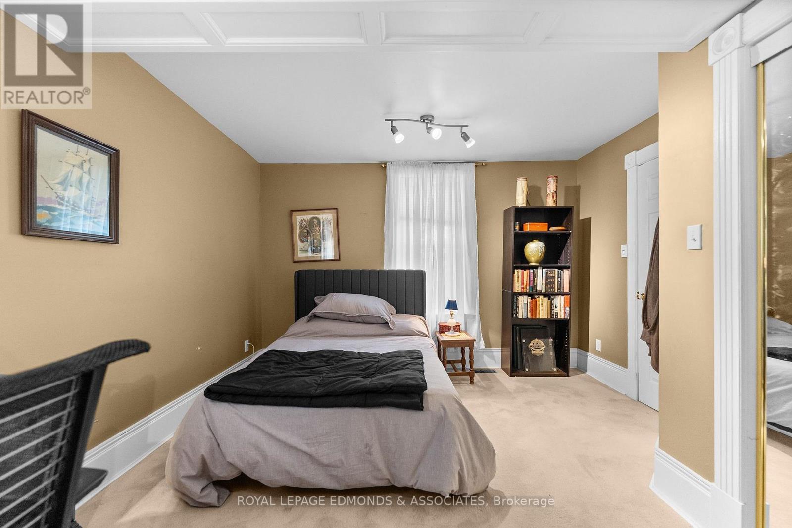 












146 MARY STREET

,
Pembroke,




Ontario
K8A5V6


