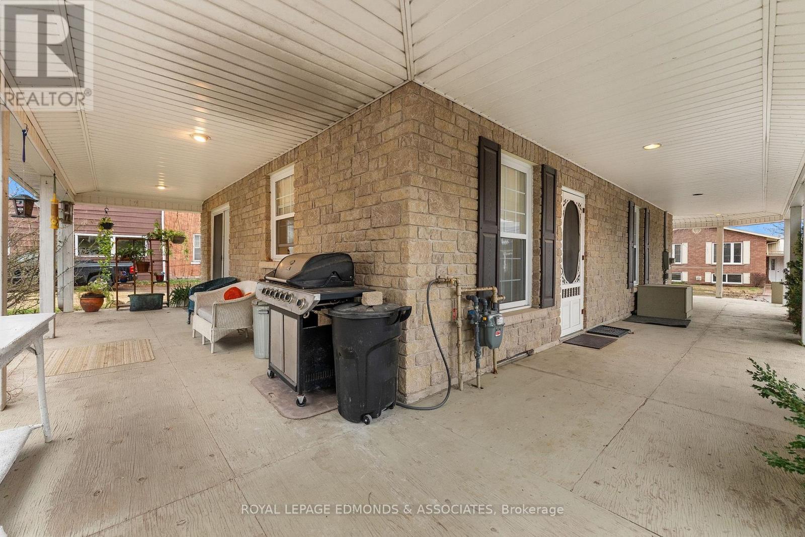 












146 MARY STREET

,
Pembroke,




Ontario
K8A5V6

