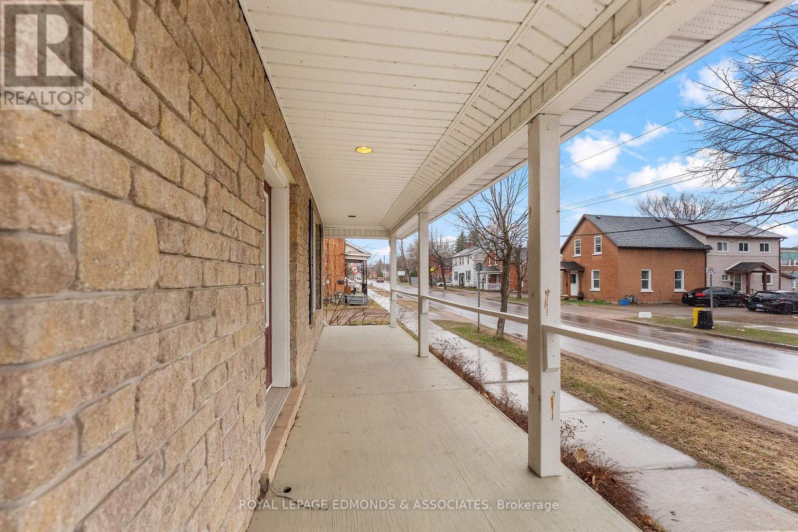 












146 MARY STREET

,
Pembroke,




Ontario
K8A5V6

