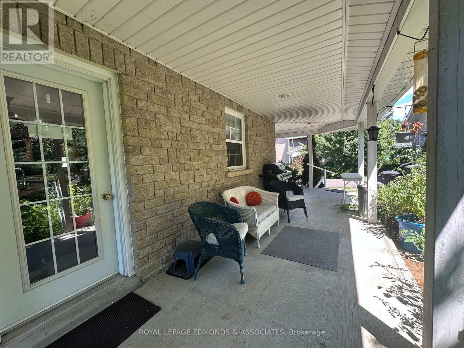 












146 MARY STREET

,
Pembroke,




Ontario
K8A5V6

