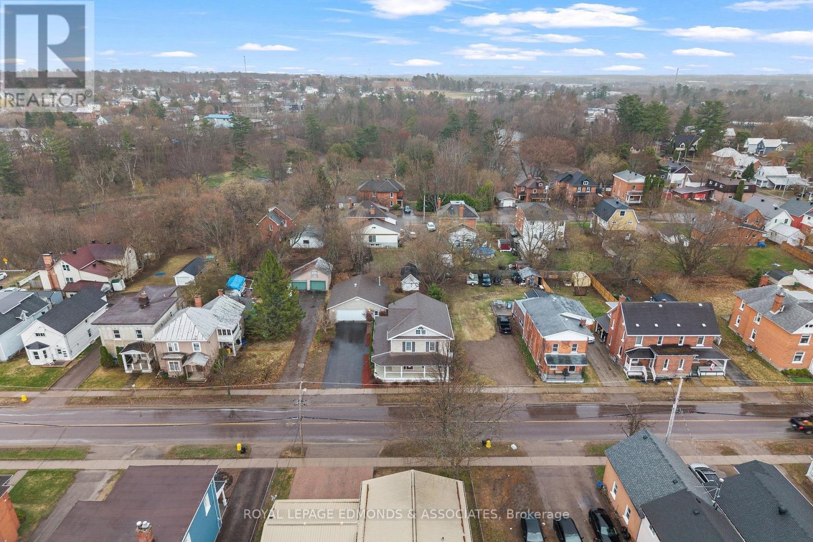 












146 MARY STREET

,
Pembroke,




Ontario
K8A5V6

