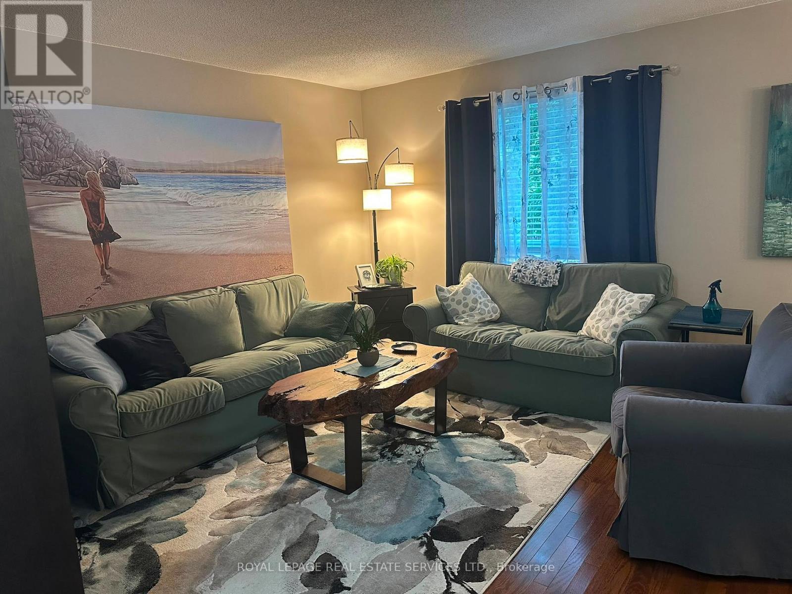 












UPPER - 172 QUEEN STREET

,
New Tecumseth,




Ontario
L9R1K2

