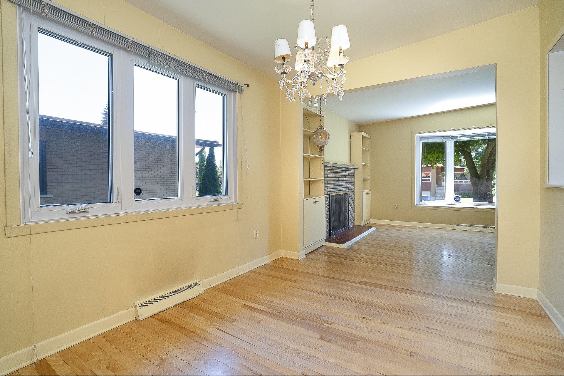 









61


Rue Pendale

,
Longueuil (Greenfield Park),




QC
J4V2V9

