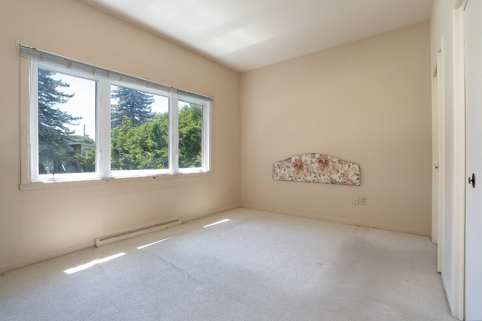 









61


Rue Pendale

,
Longueuil (Greenfield Park),




QC
J4V2V9

