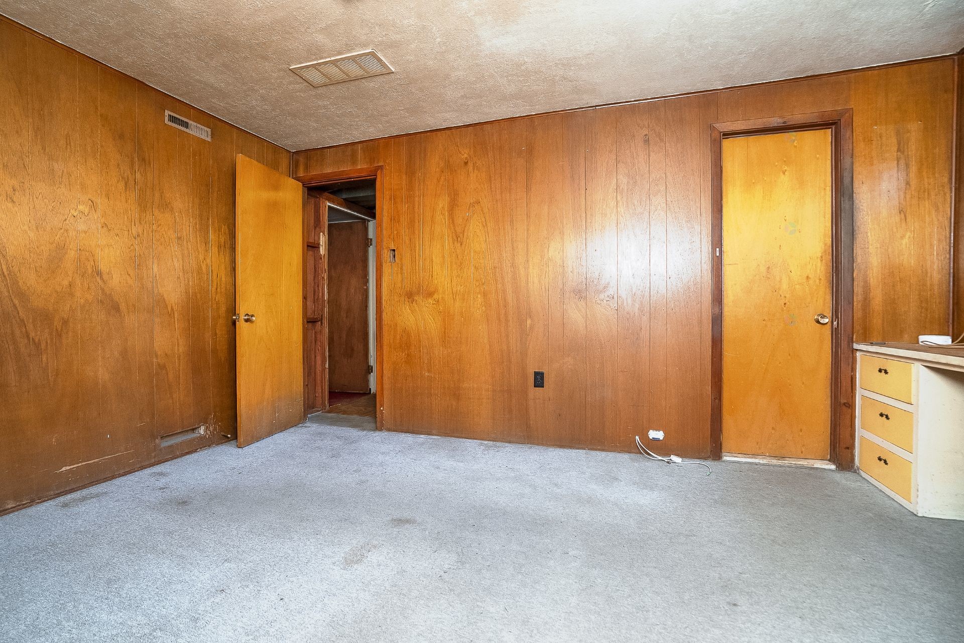 









61


Rue Pendale

,
Longueuil (Greenfield Park),




QC
J4V2V9

