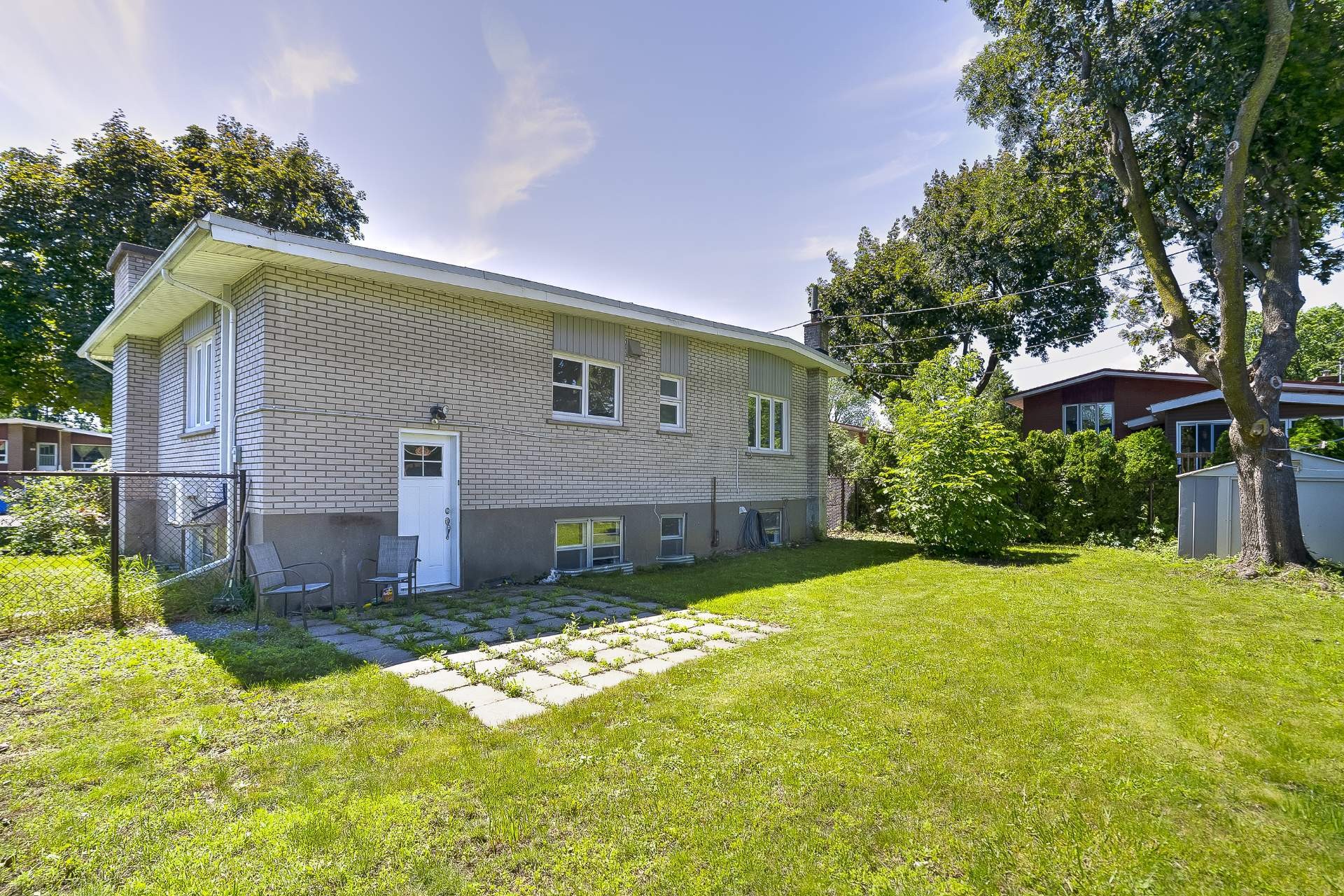 









61


Rue Pendale

,
Longueuil (Greenfield Park),




QC
J4V2V9

