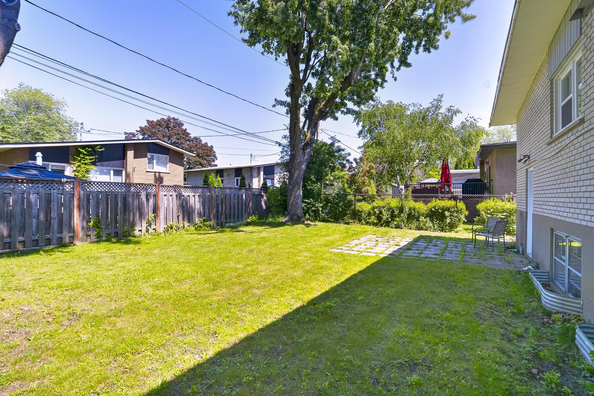 









61


Rue Pendale

,
Longueuil (Greenfield Park),




QC
J4V2V9


