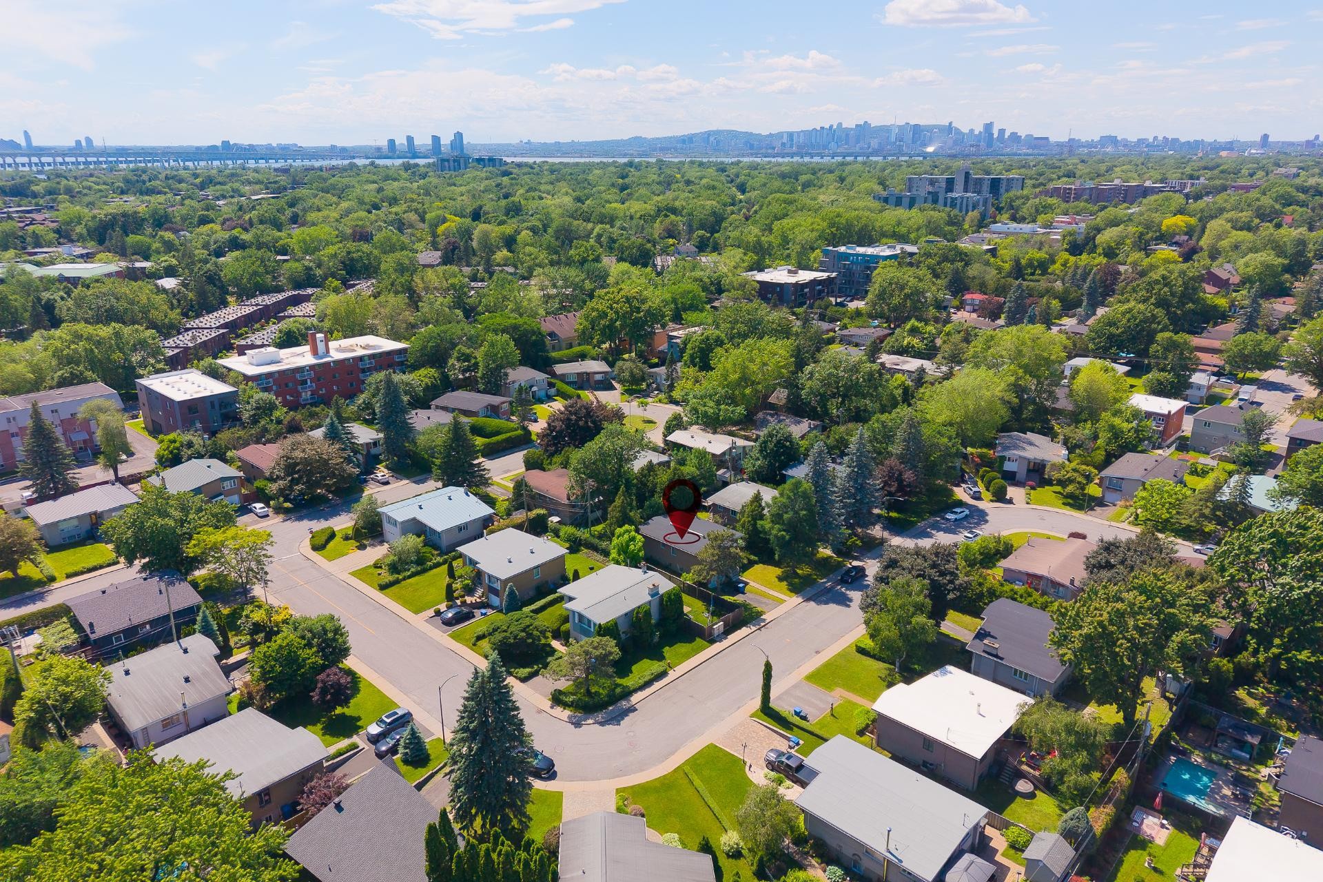 









61


Rue Pendale

,
Longueuil (Greenfield Park),




QC
J4V2V9

