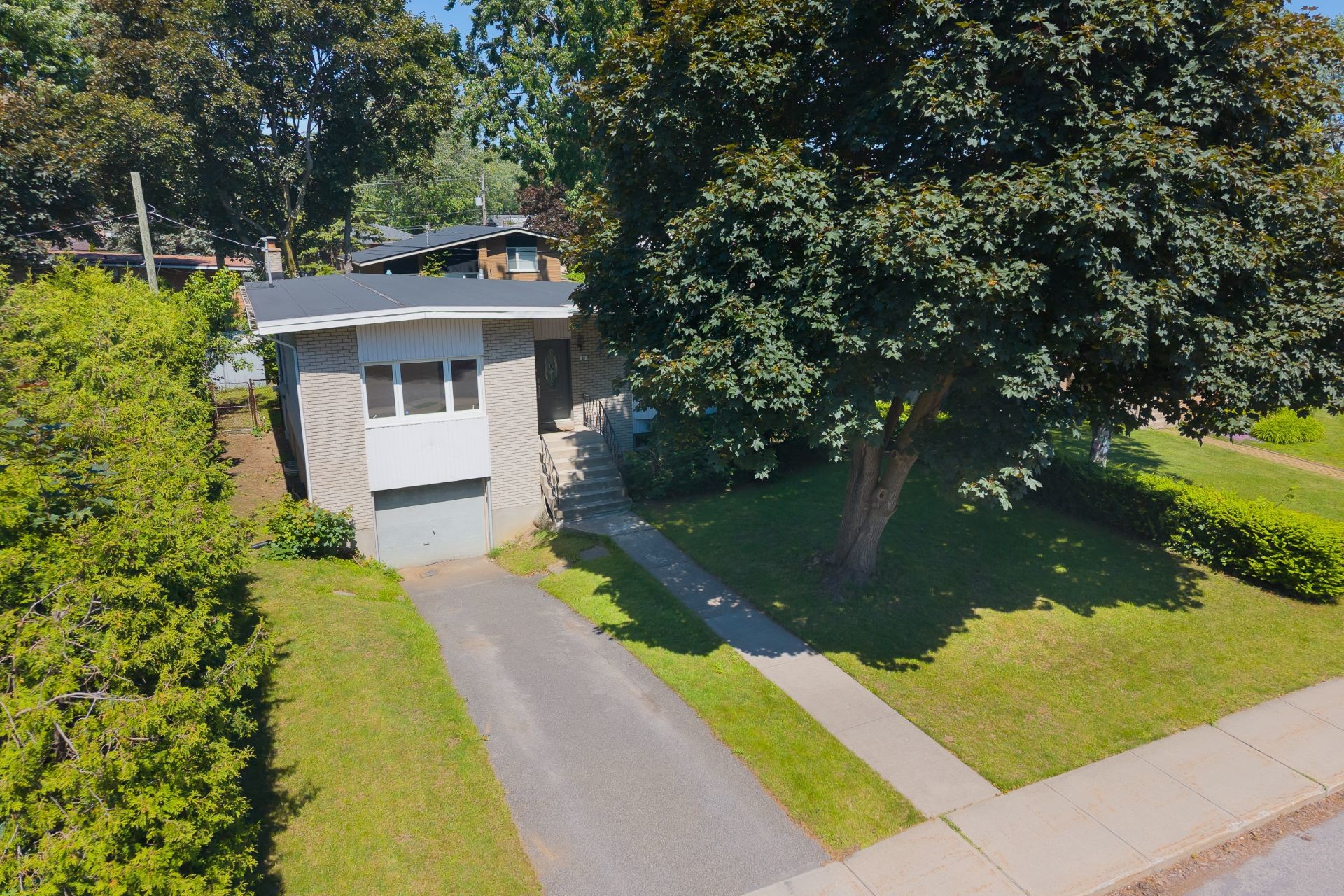 









61


Rue Pendale

,
Longueuil (Greenfield Park),




QC
J4V2V9

