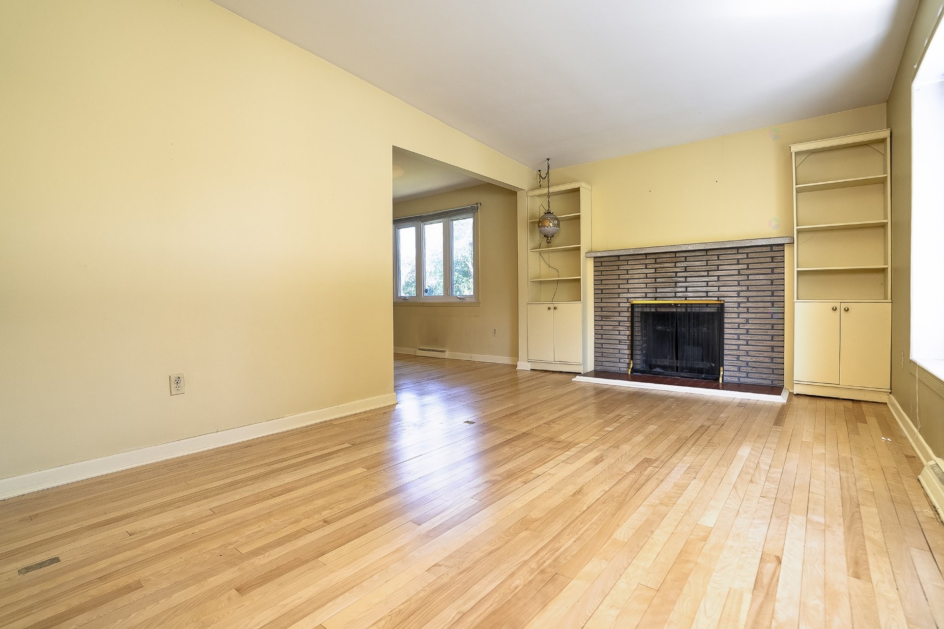 









61


Rue Pendale

,
Longueuil (Greenfield Park),




QC
J4V2V9

