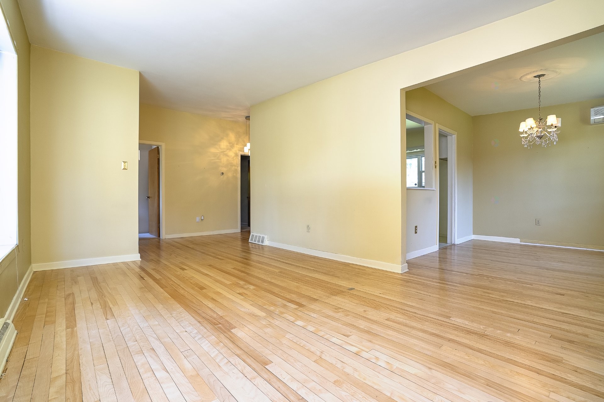 









61


Rue Pendale

,
Longueuil (Greenfield Park),




QC
J4V2V9

