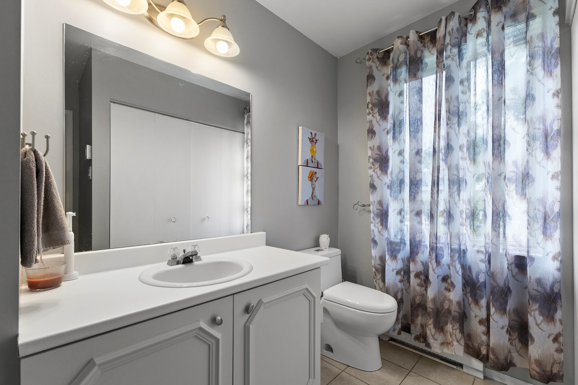 









296


12e Avenue

,
Saint-Zotique,




QC
J0P1Z0

