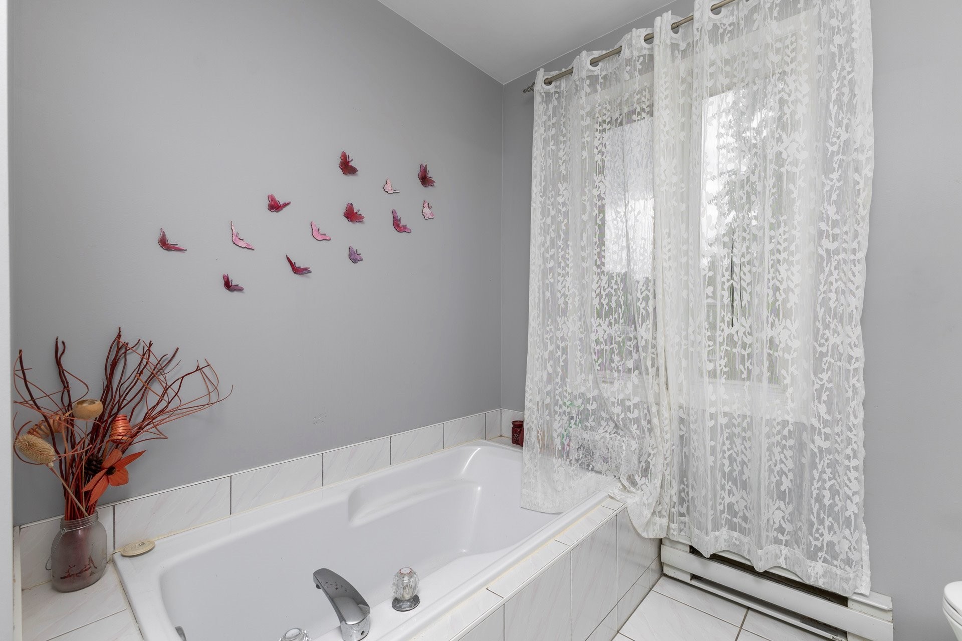 









296


12e Avenue

,
Saint-Zotique,




QC
J0P1Z0

