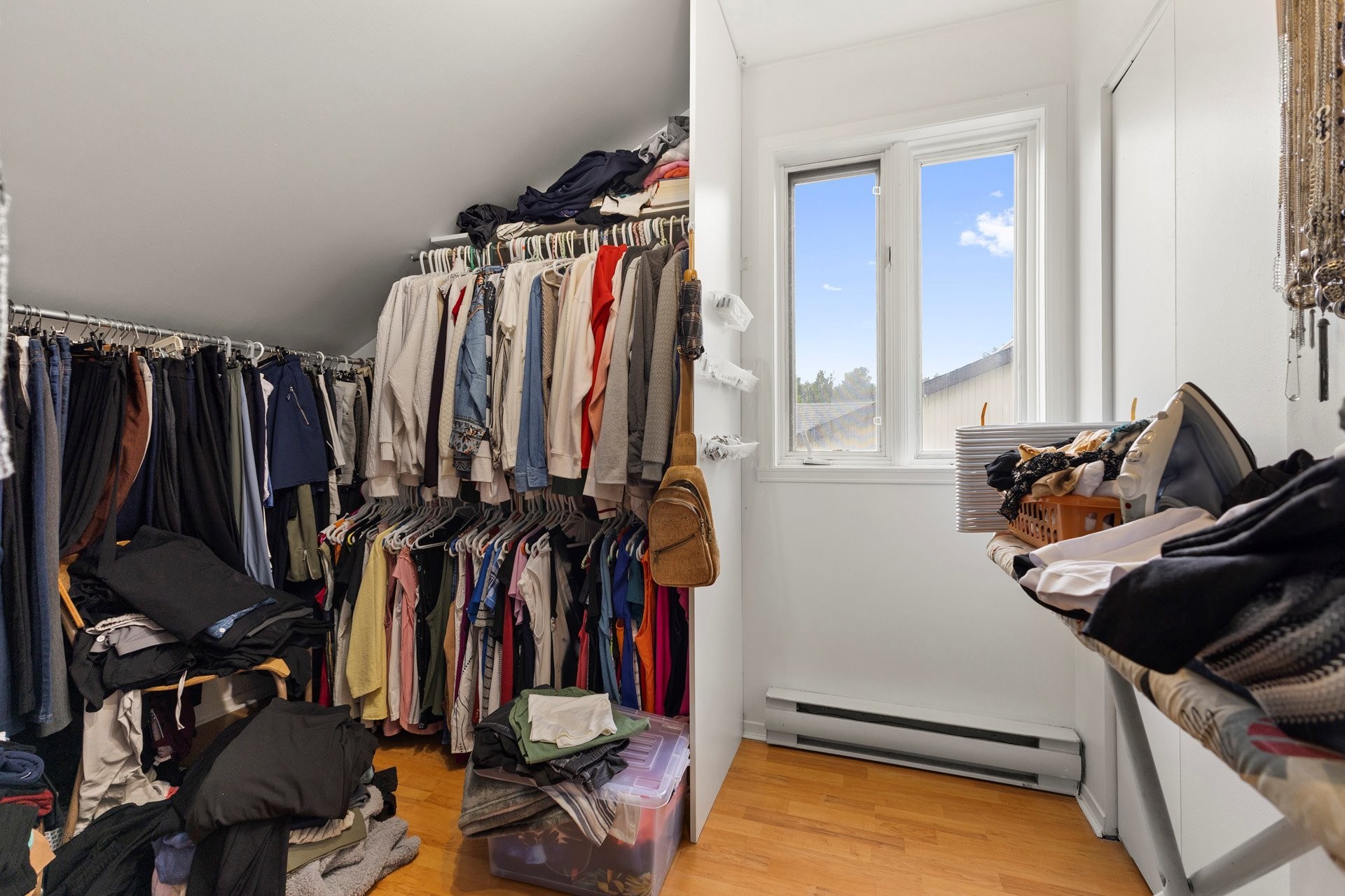 









296


12e Avenue

,
Saint-Zotique,




QC
J0P1Z0

