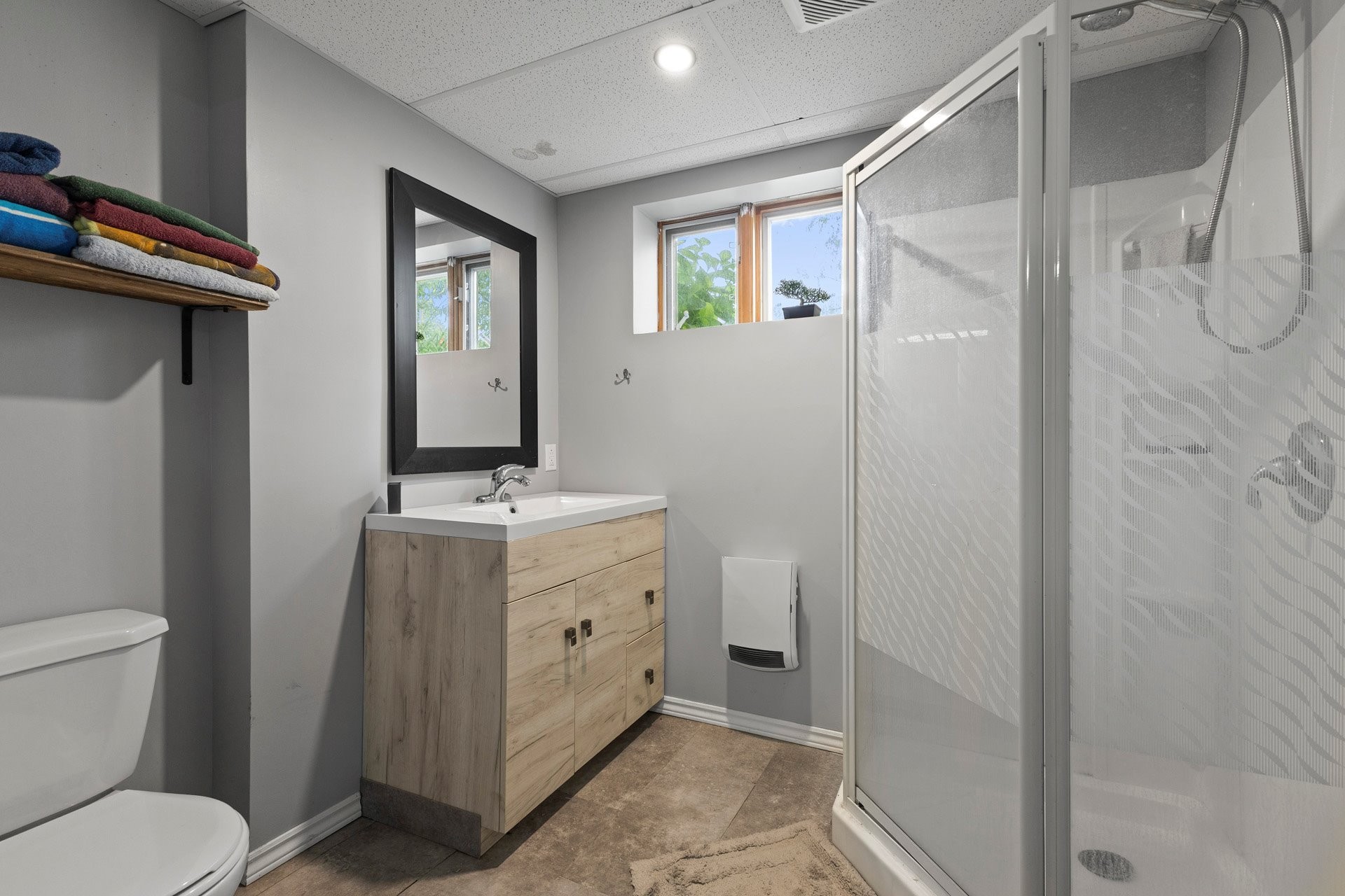 









296


12e Avenue

,
Saint-Zotique,




QC
J0P1Z0

