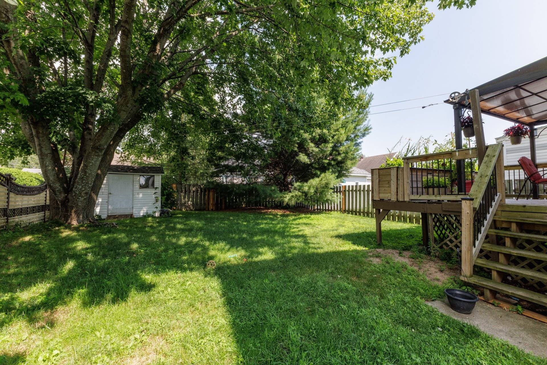 









296


12e Avenue

,
Saint-Zotique,




QC
J0P1Z0

