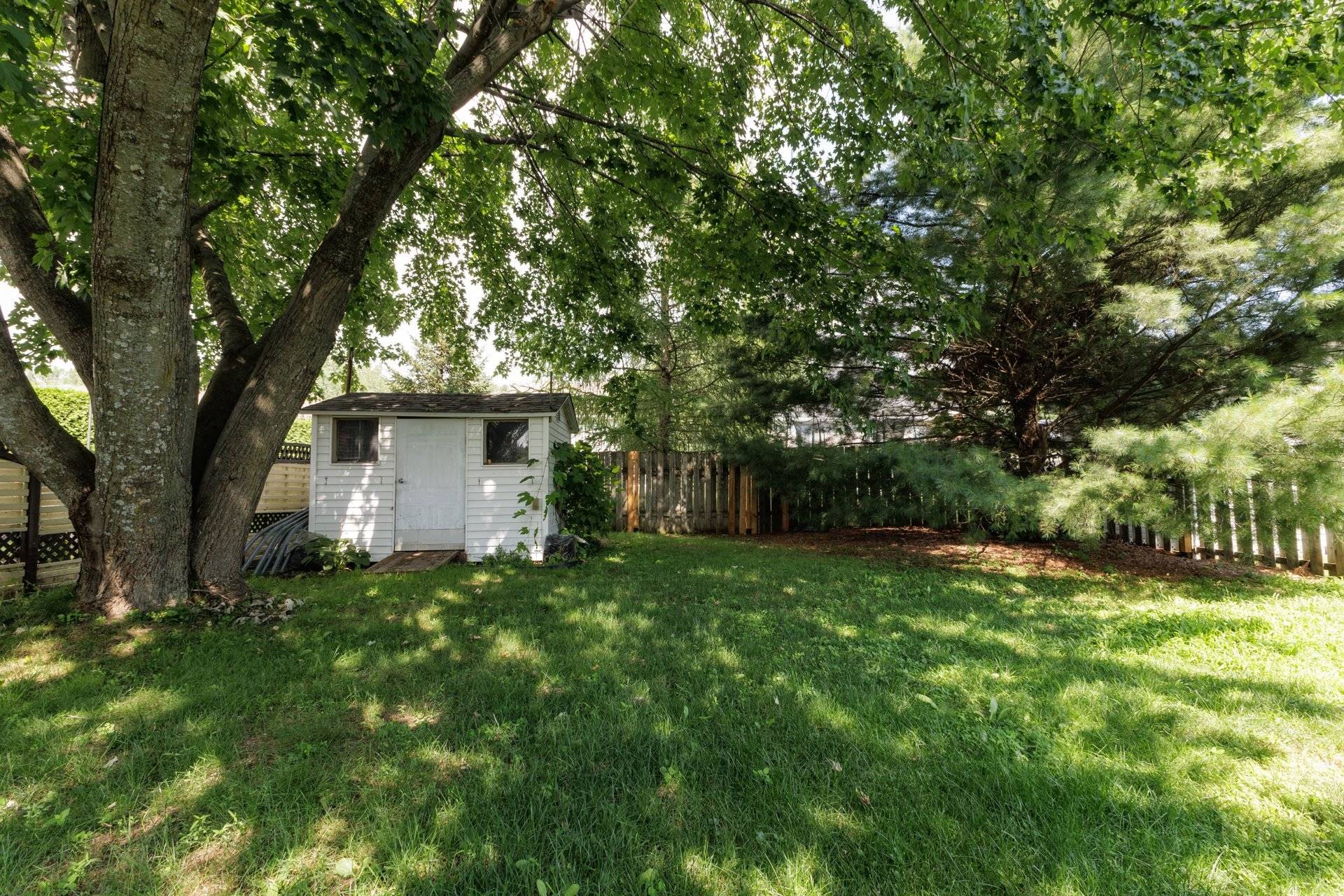 









296


12e Avenue

,
Saint-Zotique,




QC
J0P1Z0

