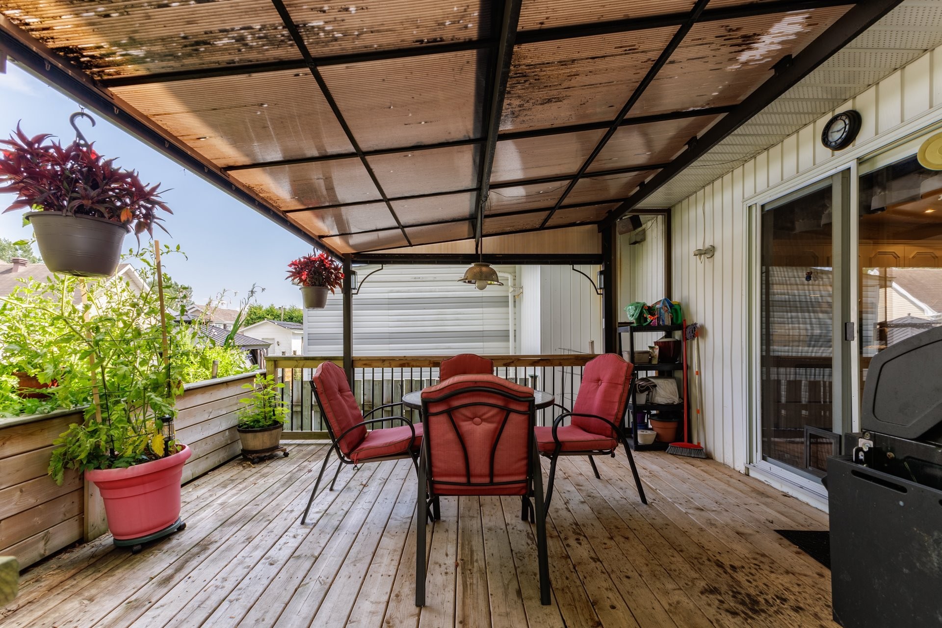 









296


12e Avenue

,
Saint-Zotique,




QC
J0P1Z0

