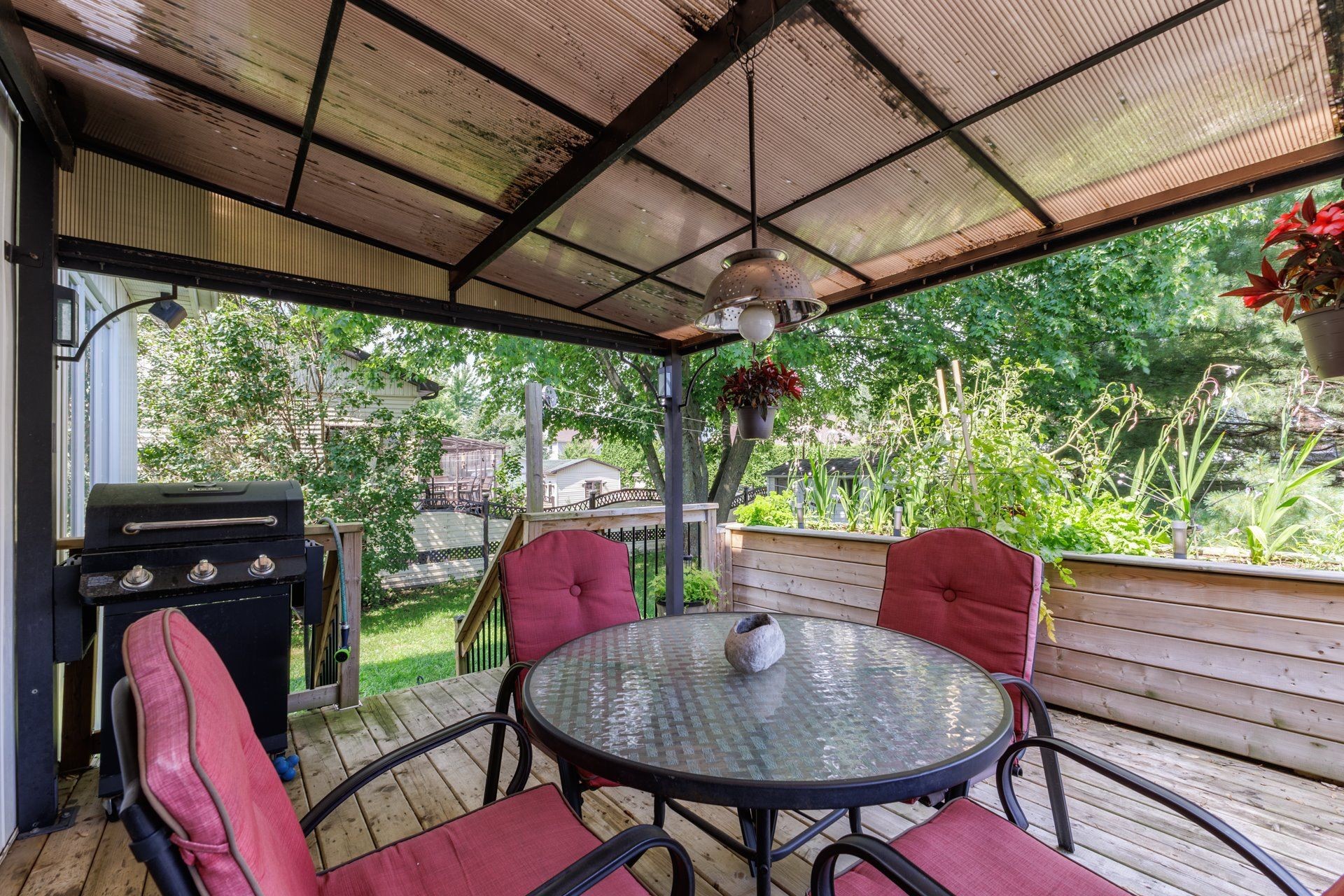 









296


12e Avenue

,
Saint-Zotique,




QC
J0P1Z0

