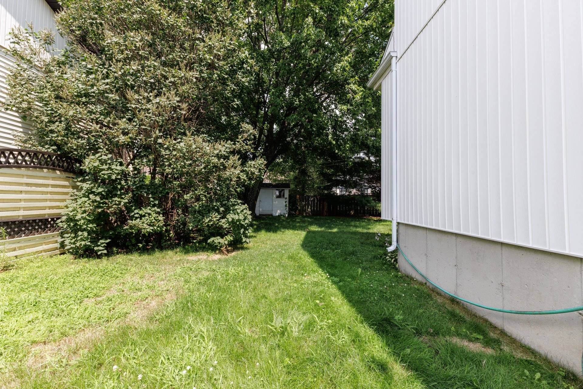 









296


12e Avenue

,
Saint-Zotique,




QC
J0P1Z0

