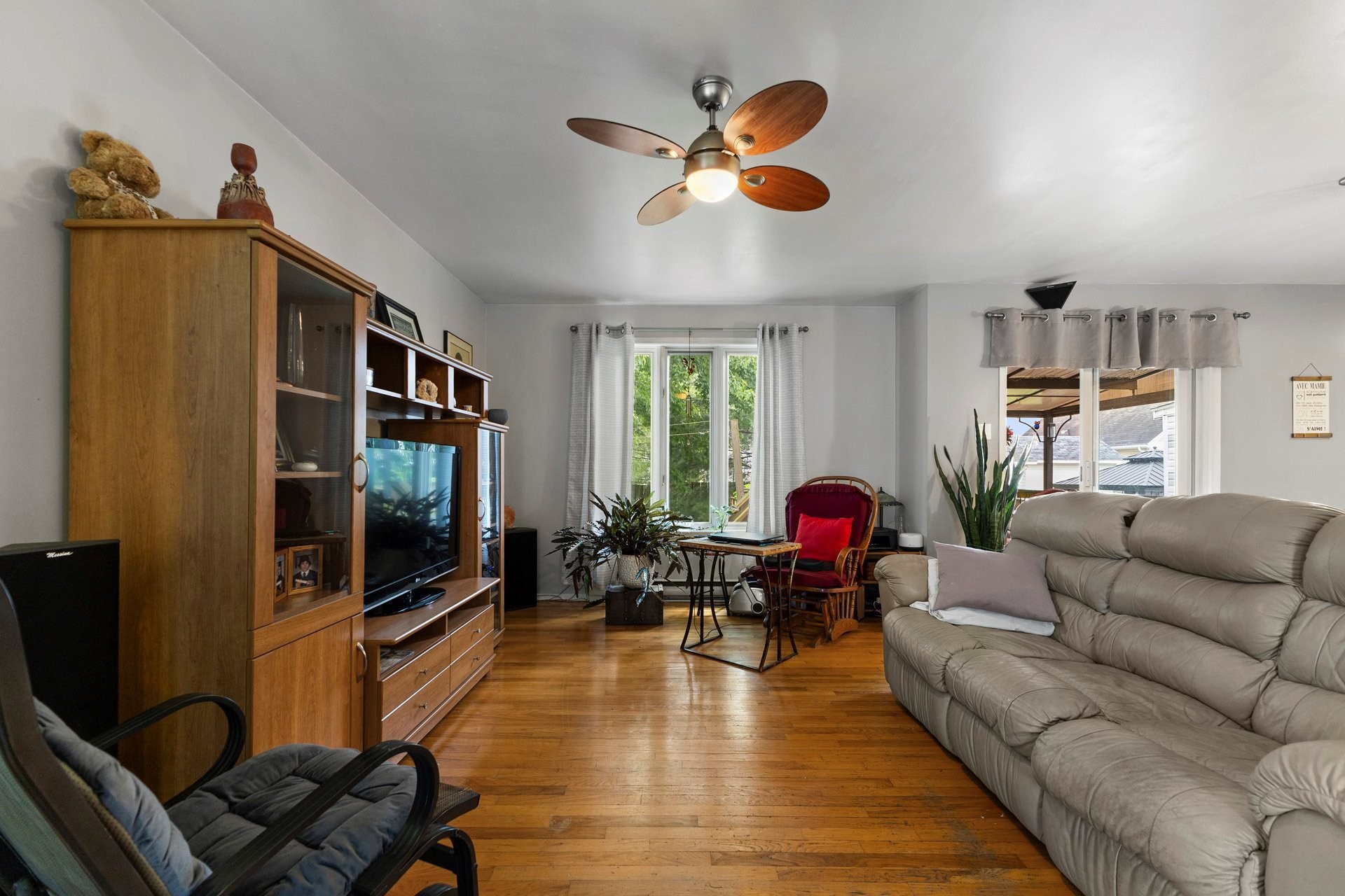 









296


12e Avenue

,
Saint-Zotique,




QC
J0P1Z0

