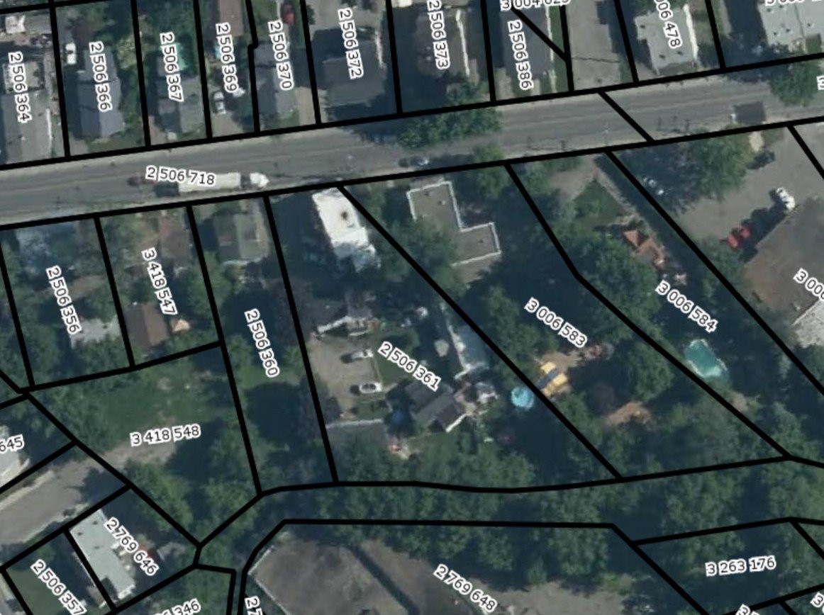 









107

 - 111


Rue Blainville E.

,
Sainte-Thérèse,




QC
J7C1M1

