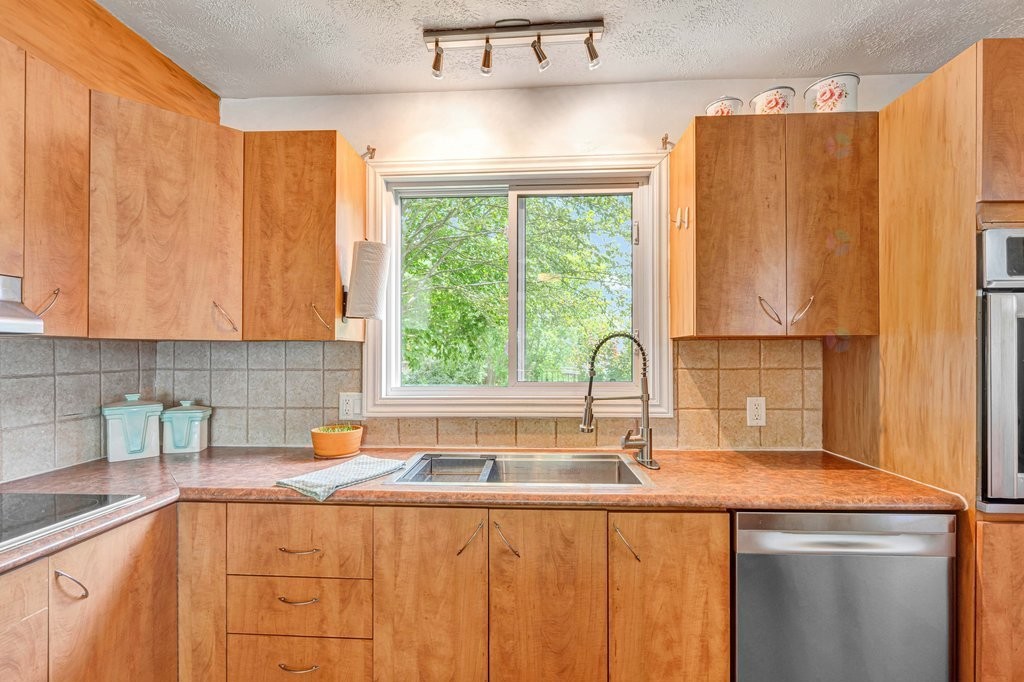 









48


Rue St-Josaphat

,
Gatineau (Gatineau),




QC
J8T3C9

