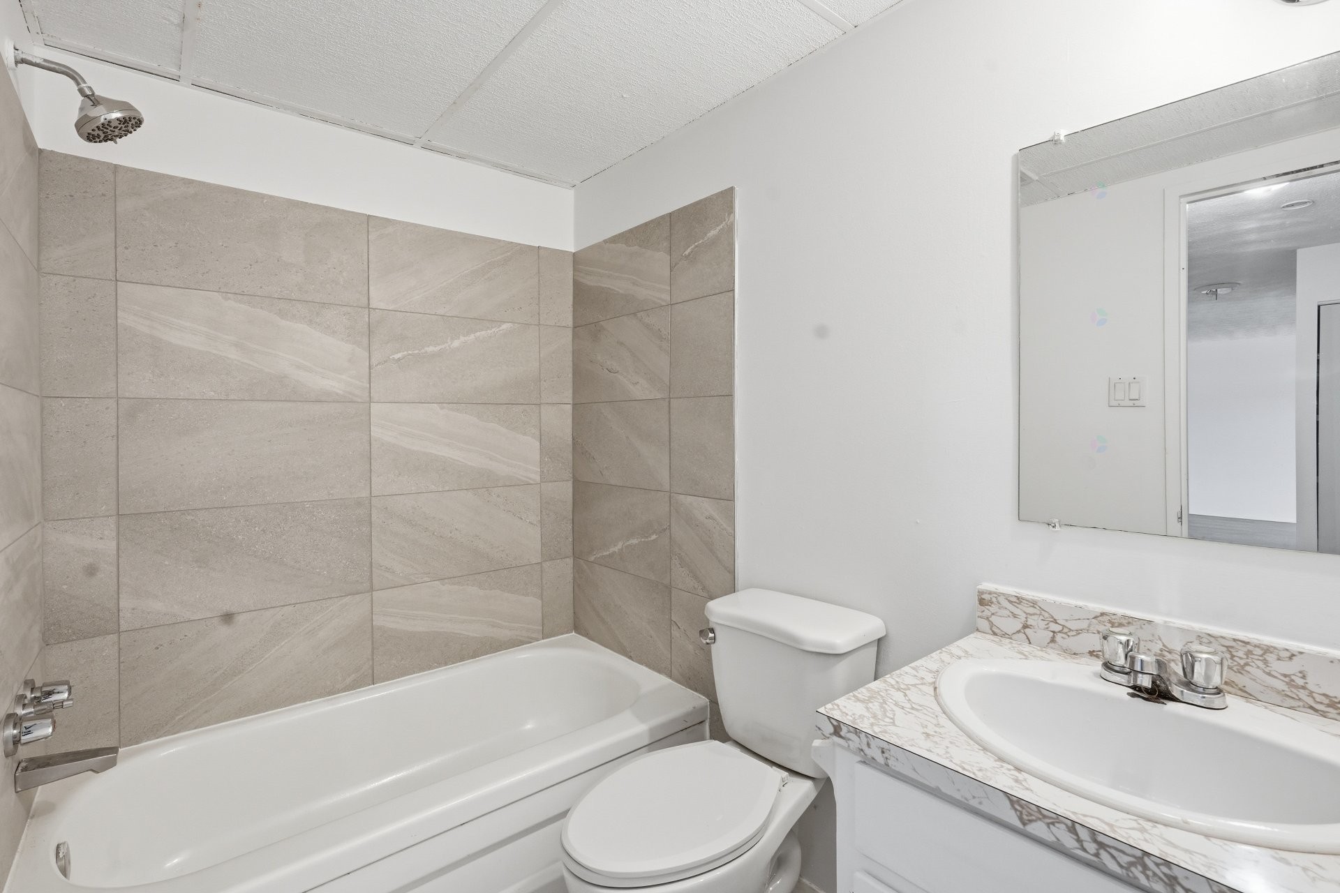 









4798


Rue de Gaspé

, 203,
Sherbrooke (Brompton/Rock Forest/Saint-Élie/Deauville),




QC
J1N2G5


