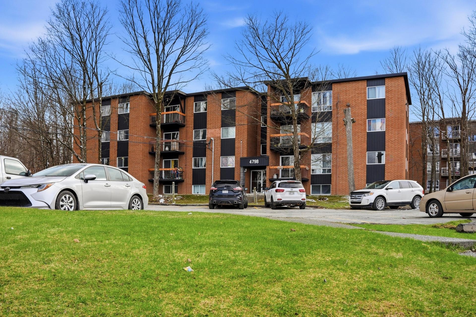 









4798


Rue de Gaspé

, 203,
Sherbrooke (Brompton/Rock Forest/Saint-Élie/Deauville),




QC
J1N2G5


