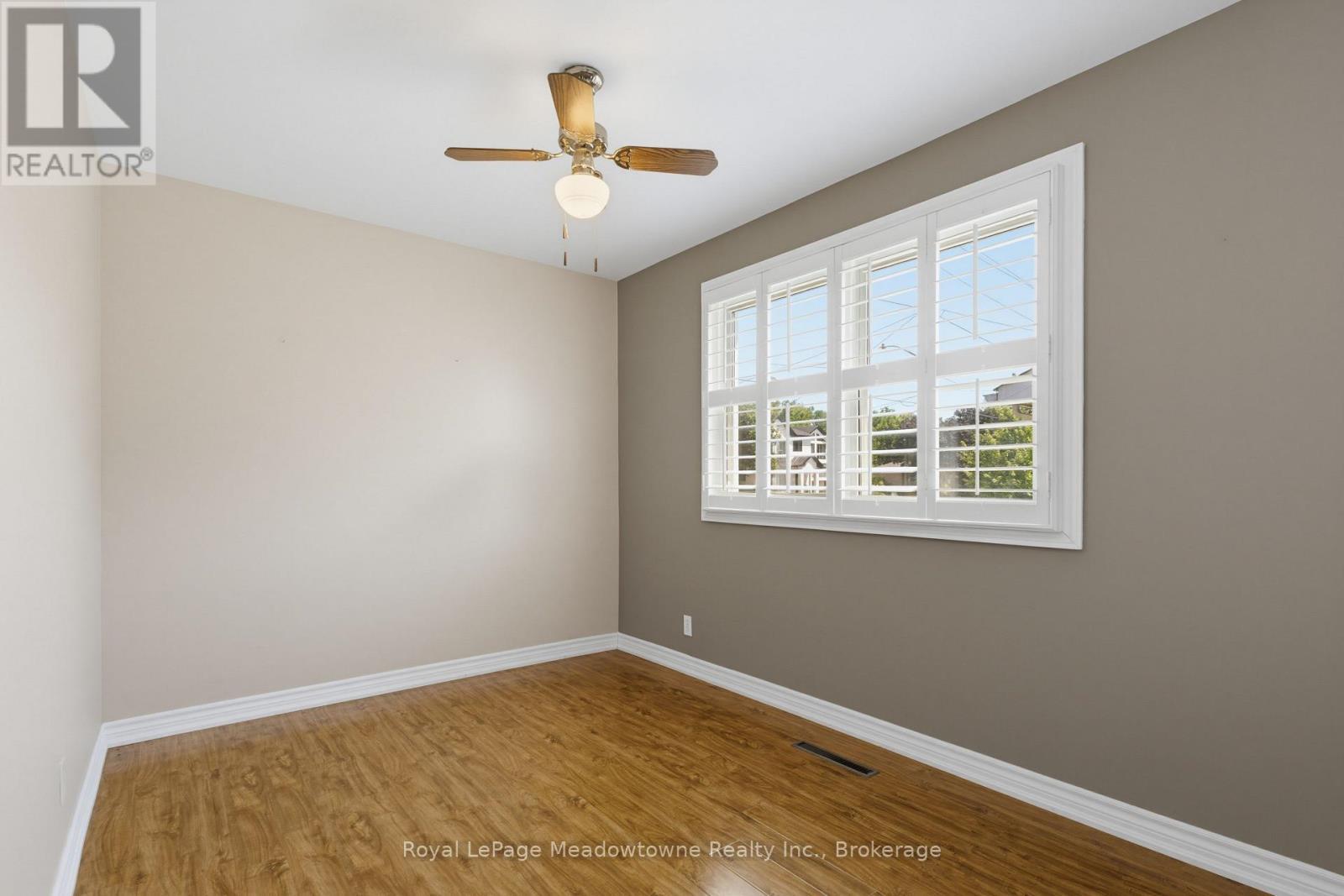 












228 BELL STREET

,
Milton (OM Old Milton),




Ontario
L9T2A9


