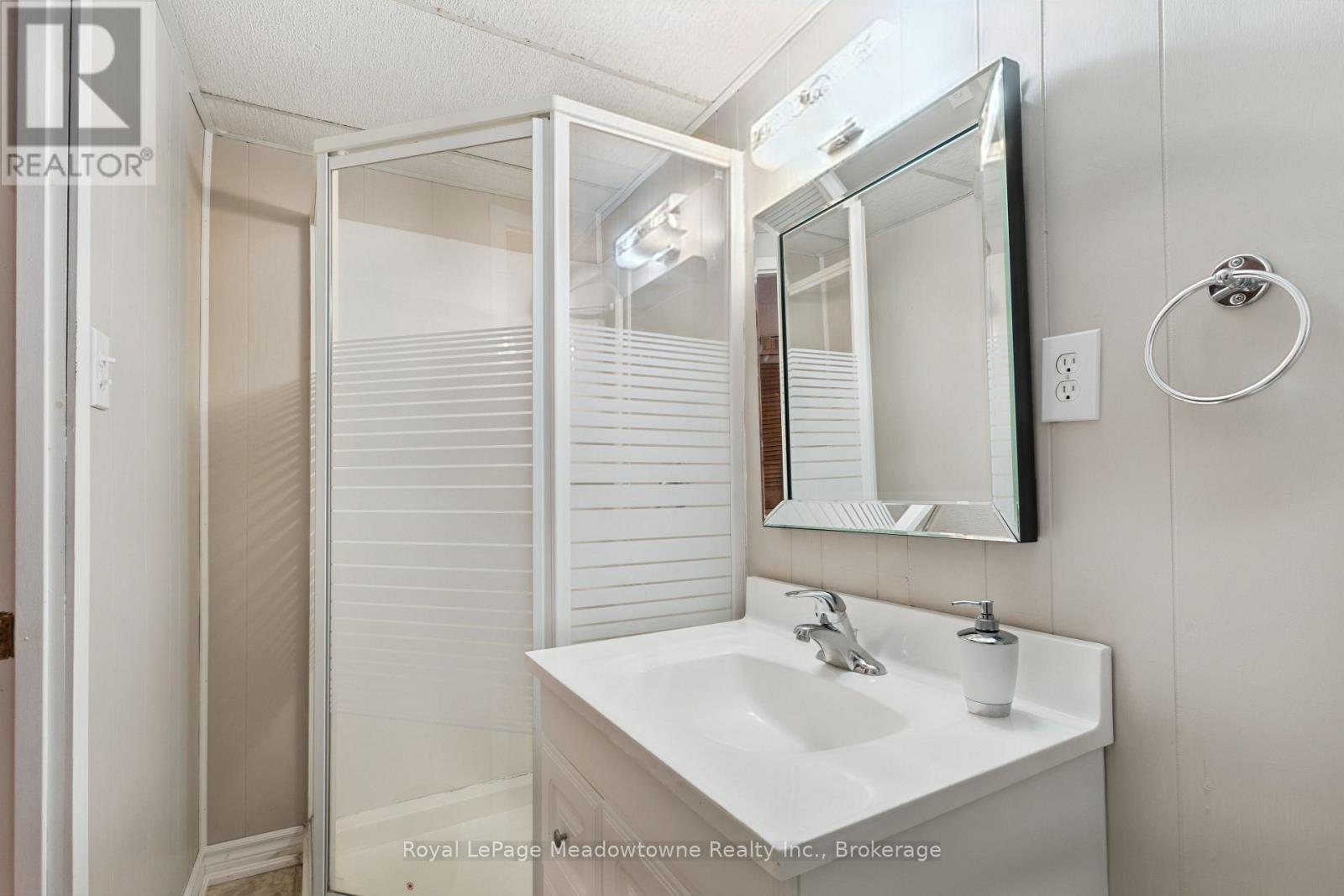 












228 BELL STREET

,
Milton (OM Old Milton),




Ontario
L9T2A9

