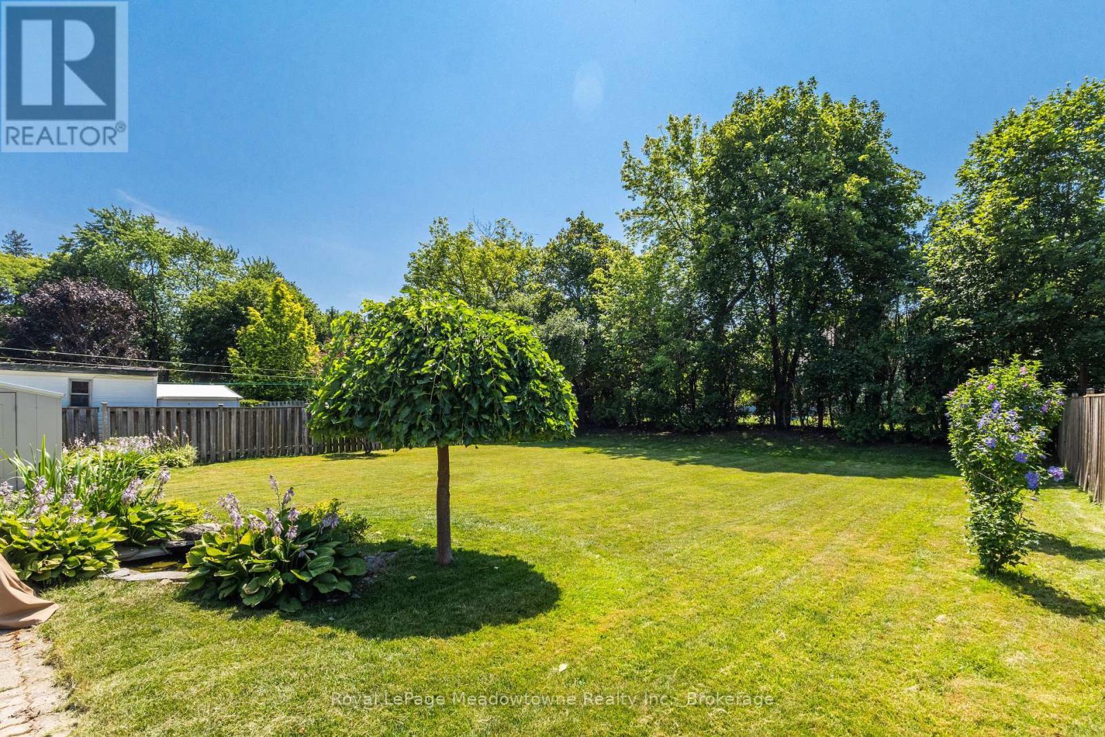 












228 BELL STREET

,
Milton (OM Old Milton),




Ontario
L9T2A9

