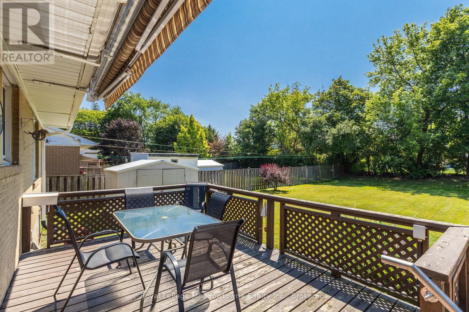 












228 BELL STREET

,
Milton (OM Old Milton),




Ontario
L9T2A9

