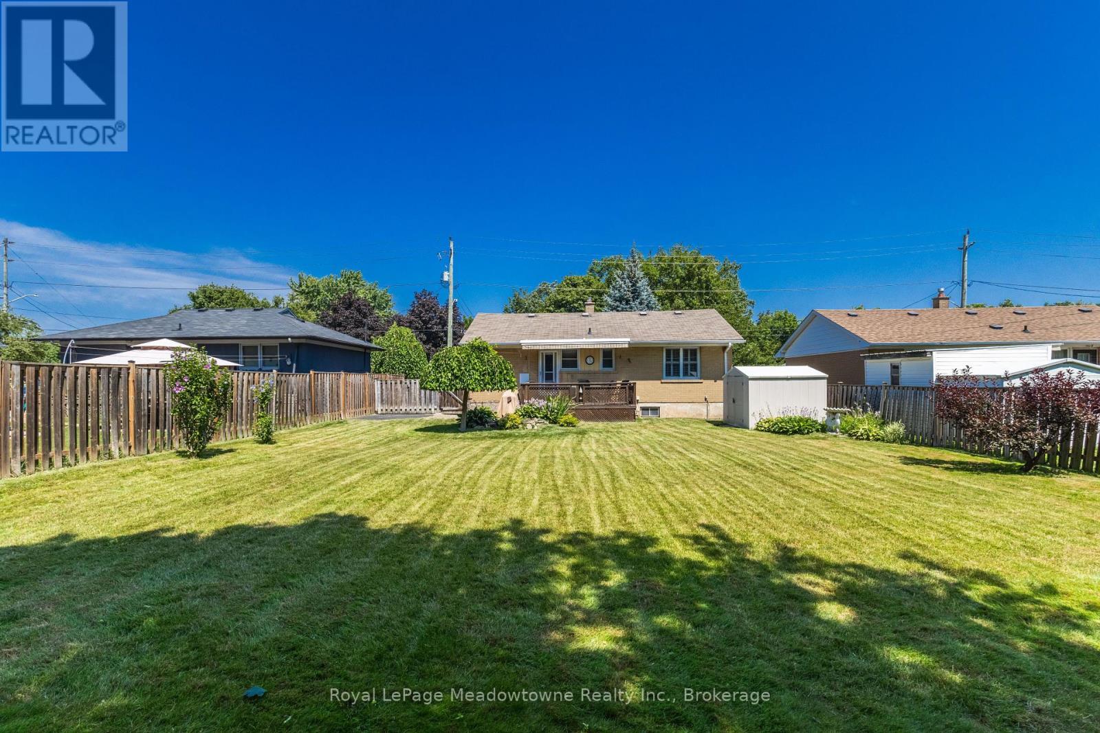 












228 BELL STREET

,
Milton (OM Old Milton),




Ontario
L9T2A9

