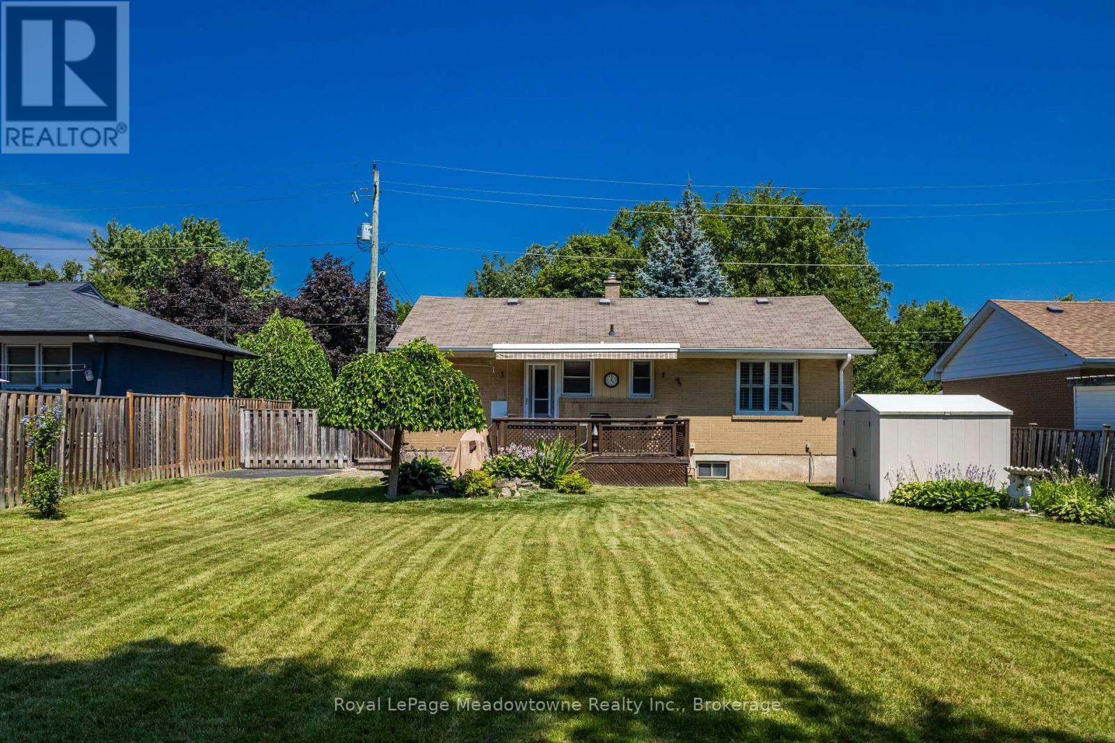 












228 BELL STREET

,
Milton (OM Old Milton),




Ontario
L9T2A9

