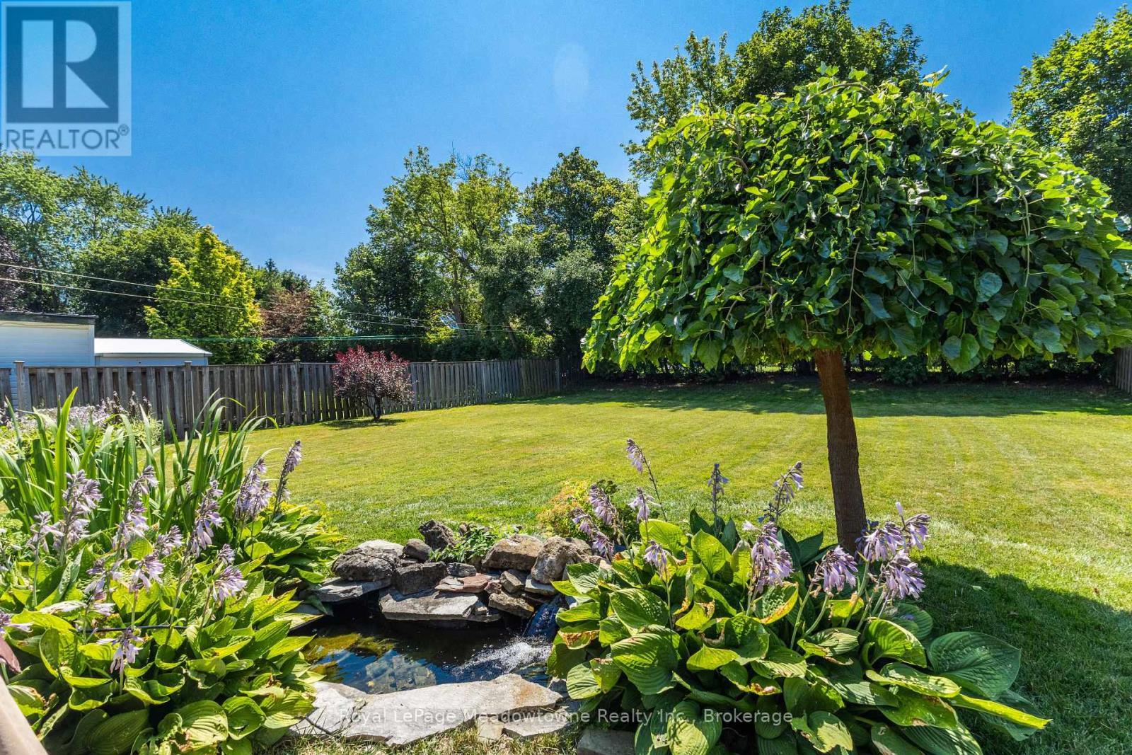 












228 BELL STREET

,
Milton (OM Old Milton),




Ontario
L9T2A9

