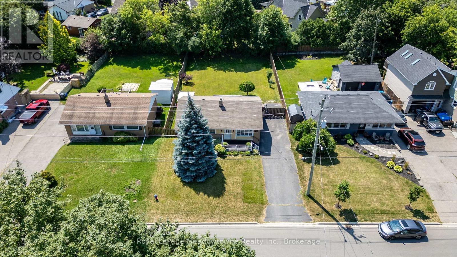 












228 BELL STREET

,
Milton (OM Old Milton),




Ontario
L9T2A9

