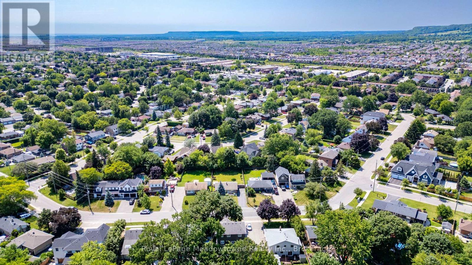 












228 BELL STREET

,
Milton (OM Old Milton),




Ontario
L9T2A9

