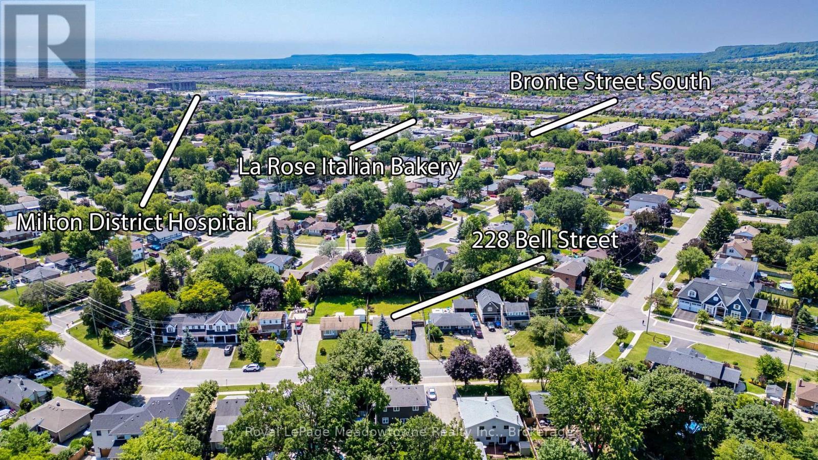 












228 BELL STREET

,
Milton (OM Old Milton),




Ontario
L9T2A9

