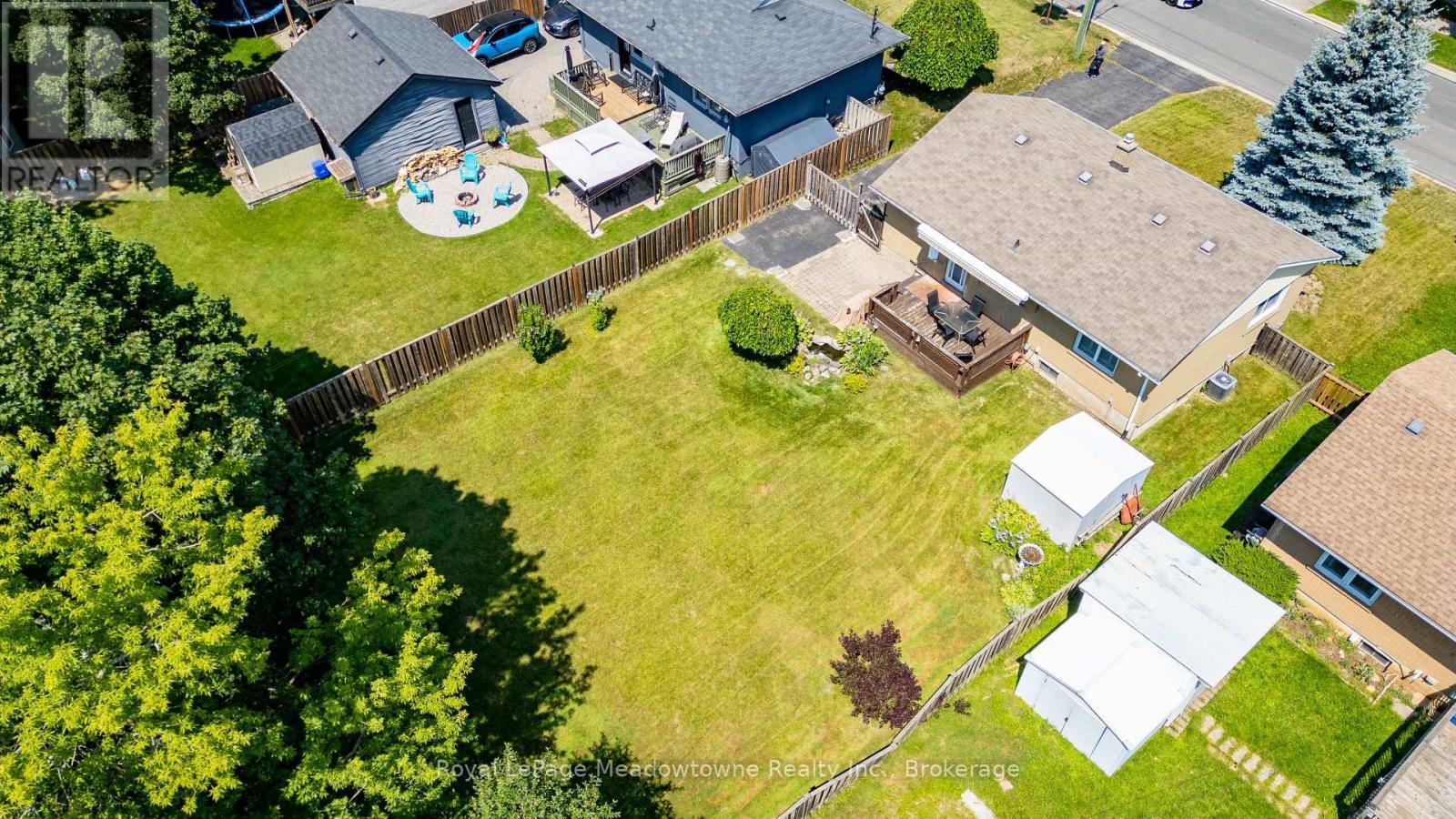 












228 BELL STREET

,
Milton (OM Old Milton),




Ontario
L9T2A9

