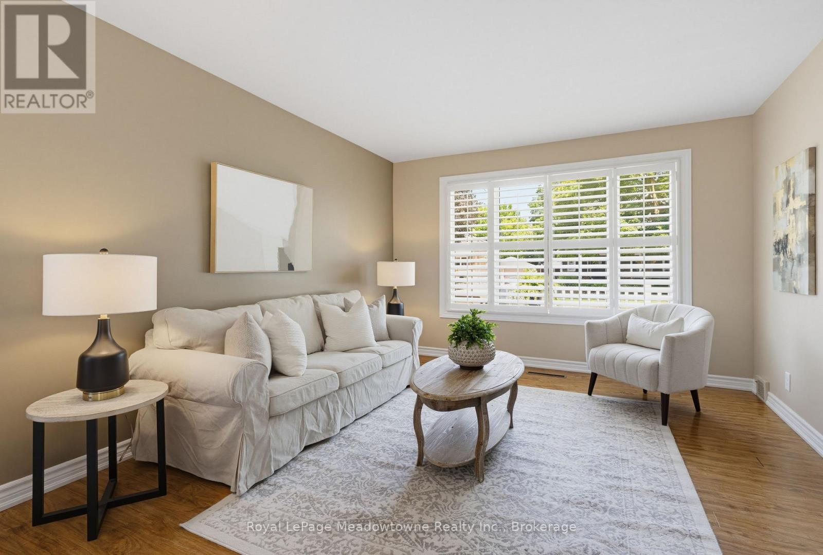 












228 BELL STREET

,
Milton (OM Old Milton),




Ontario
L9T2A9

