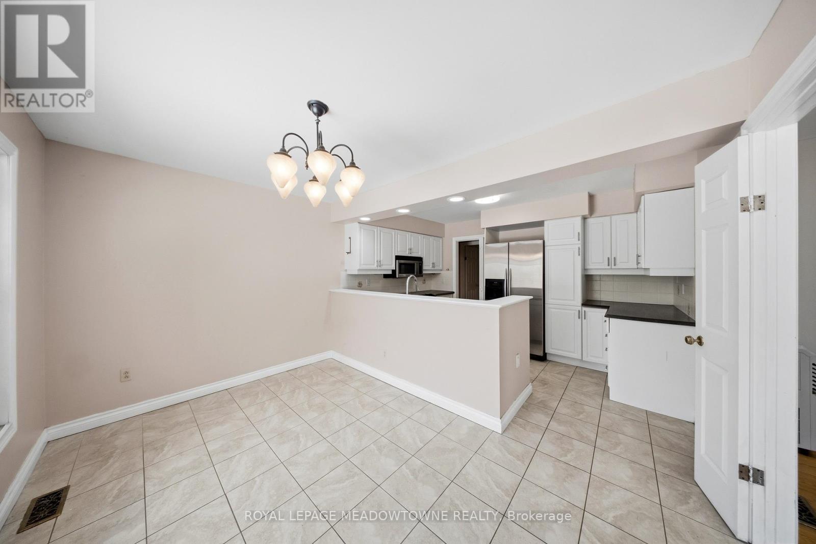 












9078 WELLINGTON RD 124

,
Erin,




Ontario
N1H6H7


