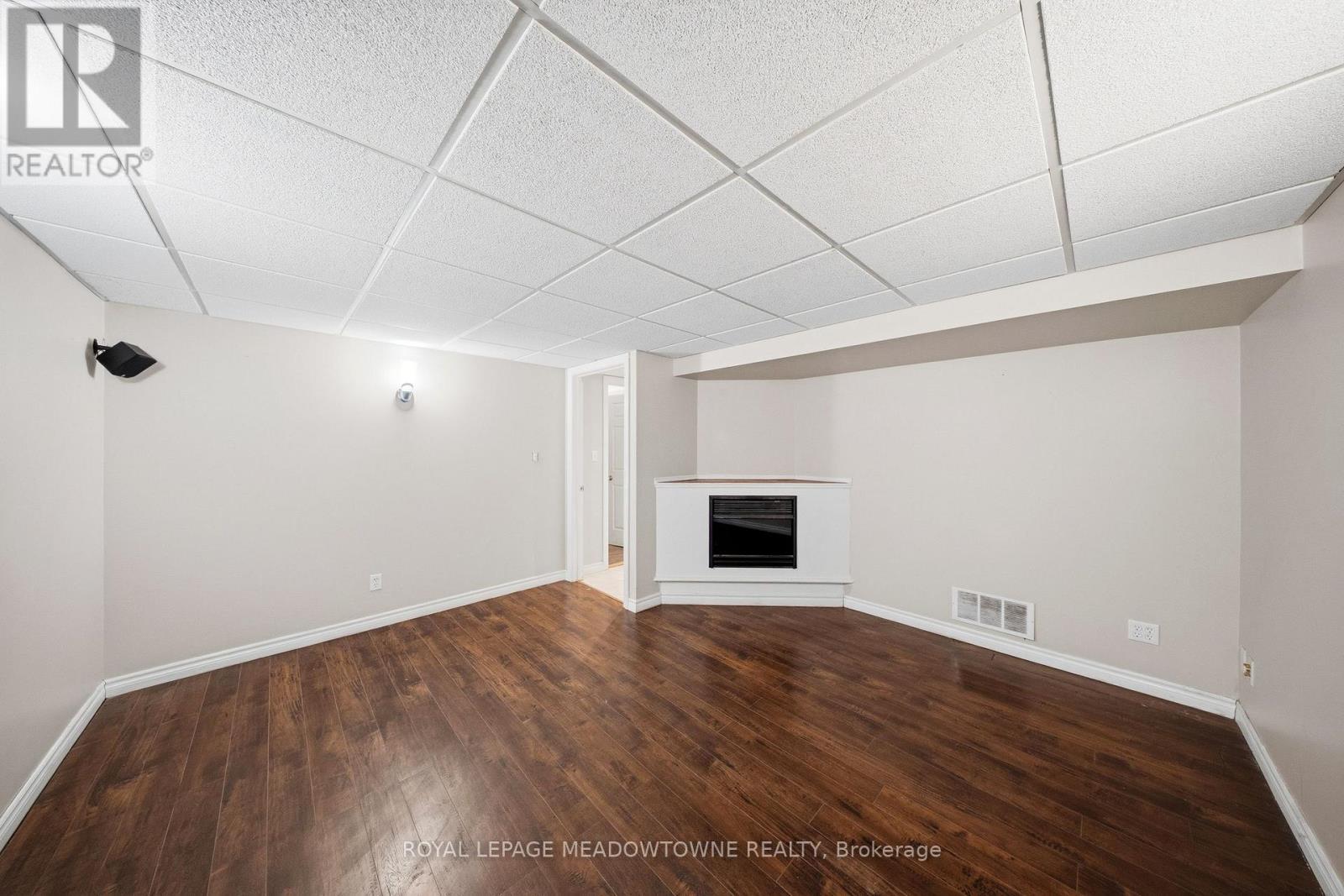 












9078 WELLINGTON RD 124

,
Erin,




Ontario
N1H6H7

