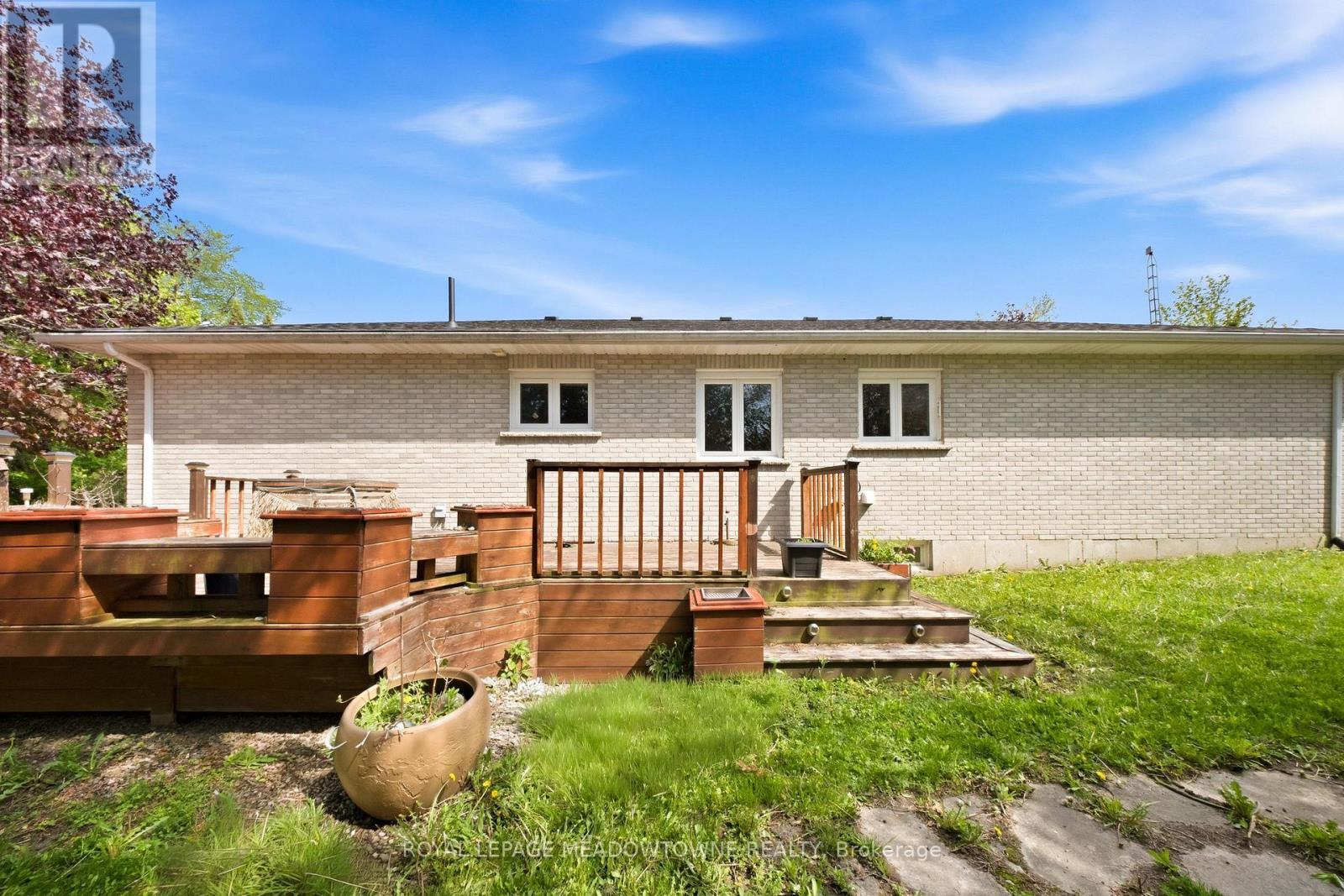 












9078 WELLINGTON RD 124

,
Erin,




Ontario
N1H6H7

