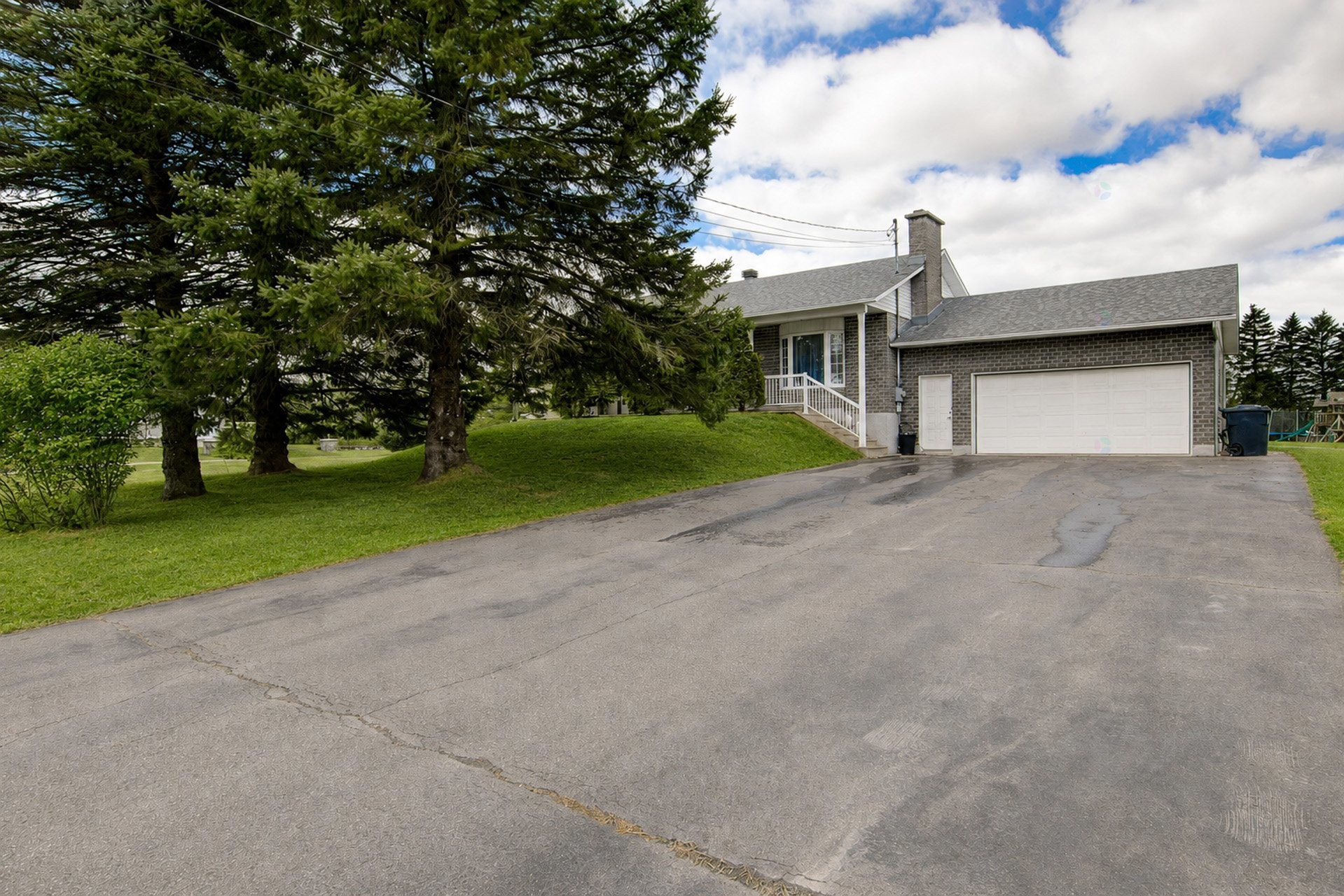 









38


Rue Carmen

,
Granby,




QC
J4J2A9

