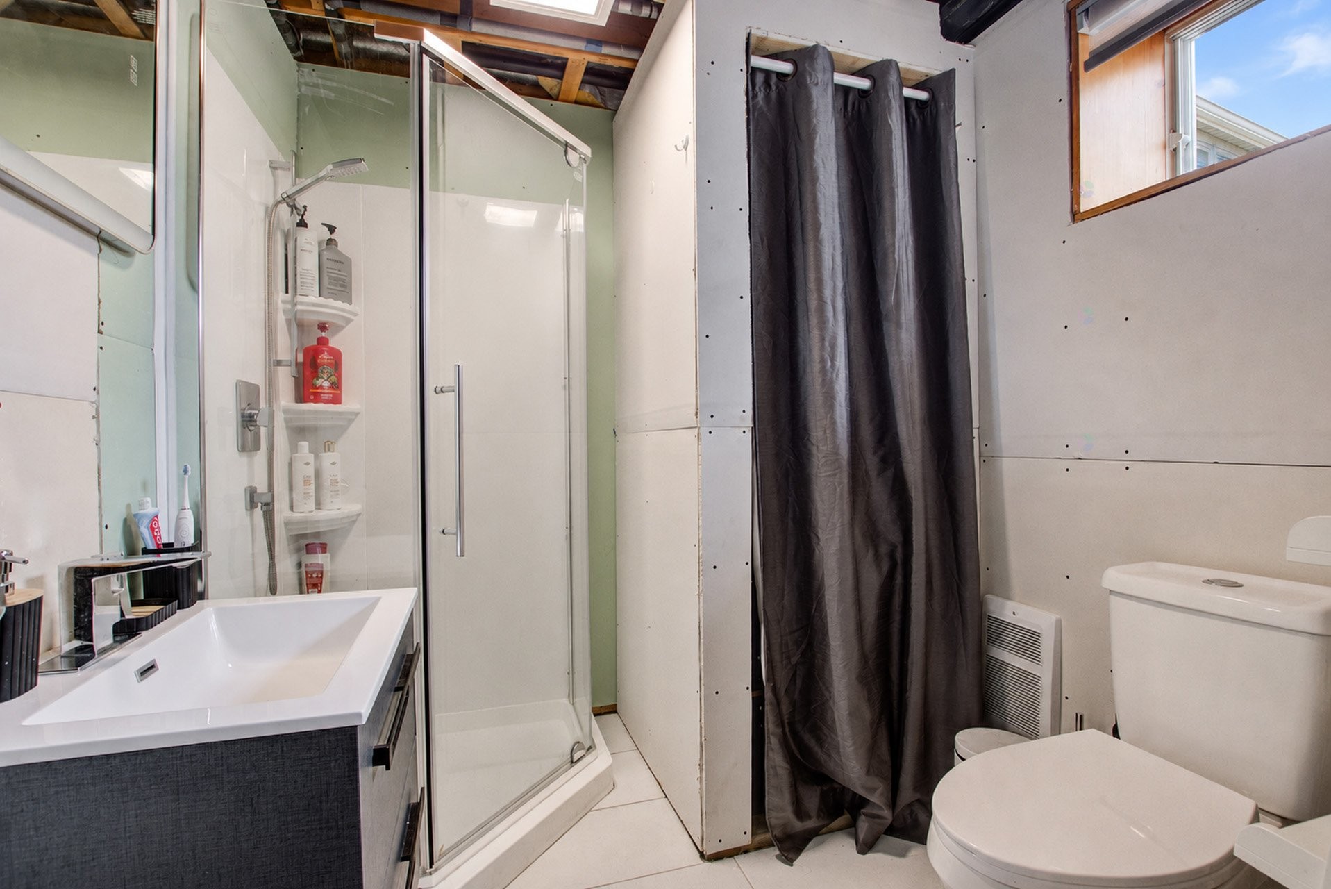









38


Rue Carmen

,
Granby,




QC
J4J2A9

