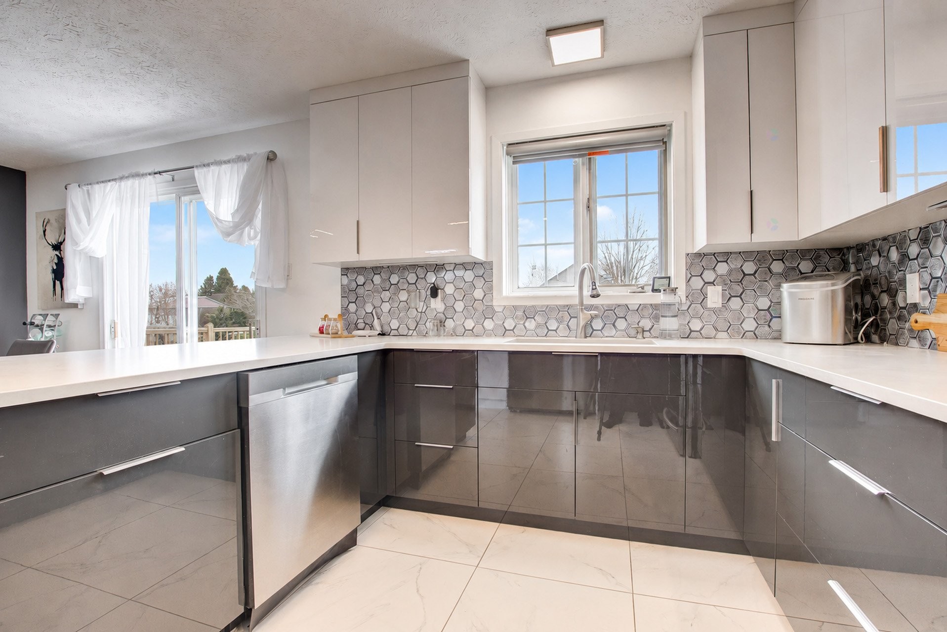 









38


Rue Carmen

,
Granby,




QC
J4J2A9

