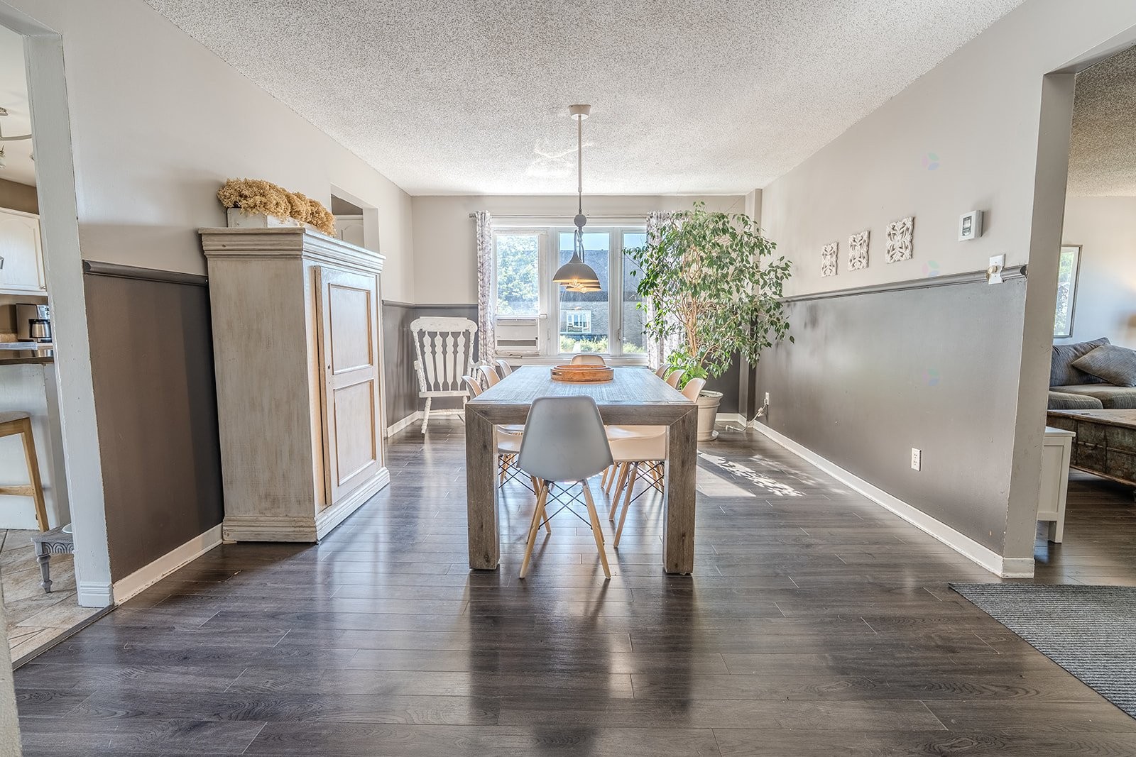 









229

 - 235


Rue Valmont

,
Repentigny (Repentigny),




QC
J5Y1S6

